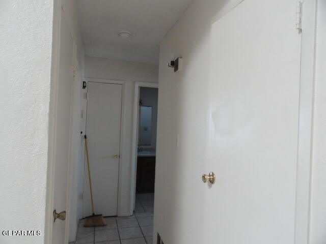 606 White Cliffs Drive – photo 4