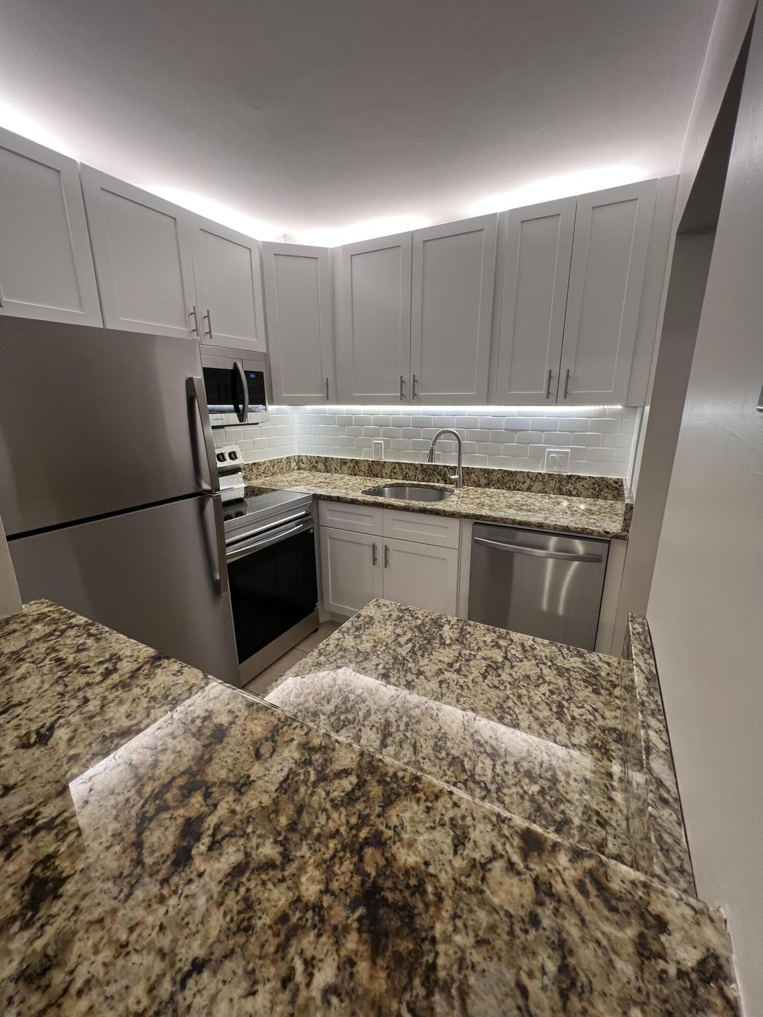 31 WESTBURY B Circle – photo 1