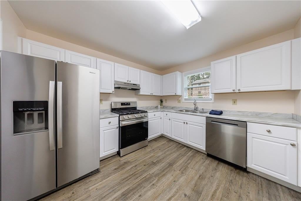 1248 Falling Water Drive SE – photo 4