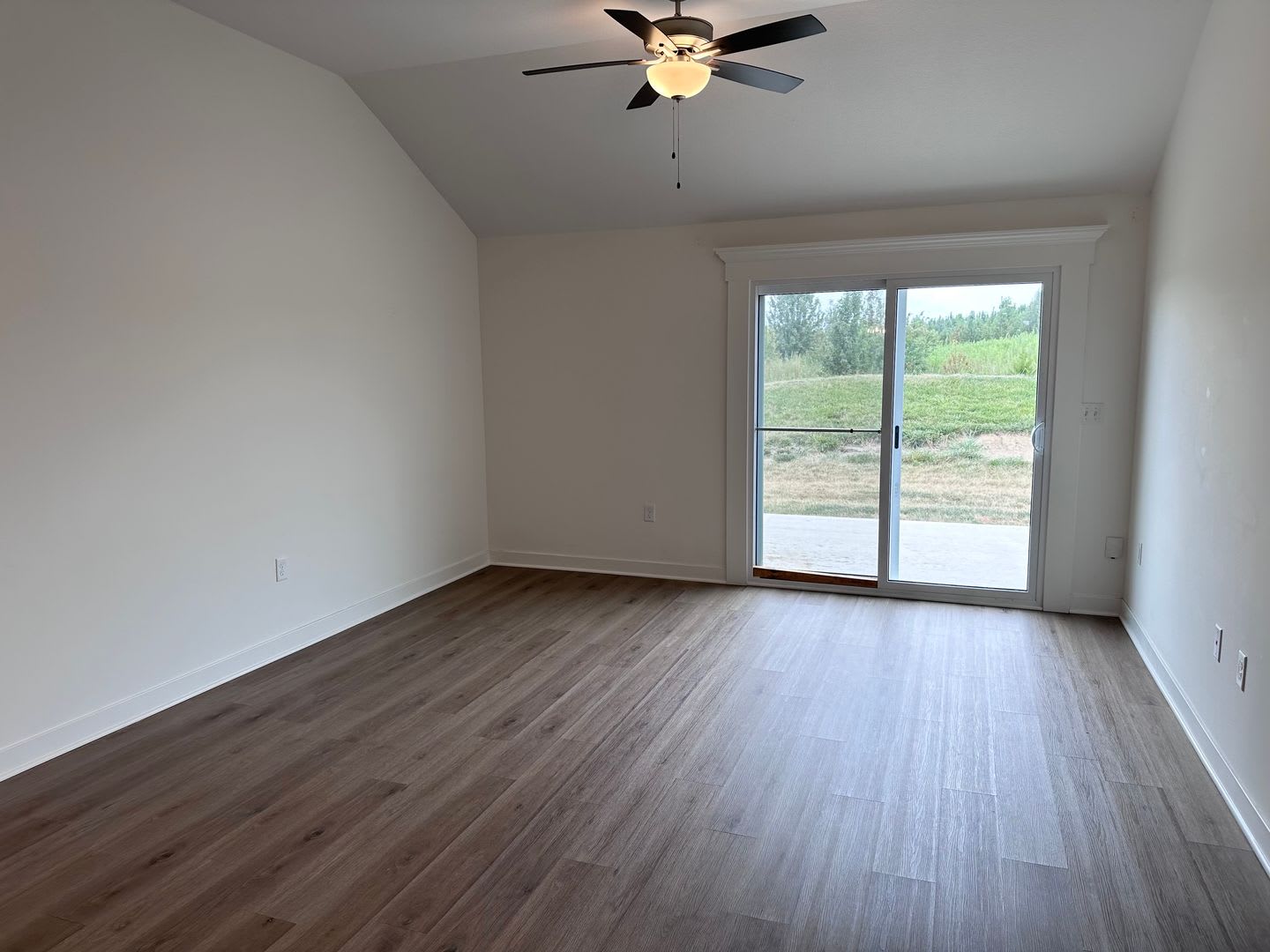 3 Bed 2 Bath 1 Car Garage Single Level Duplex In Kansas City W Move In Special First Month Free – photo 3
