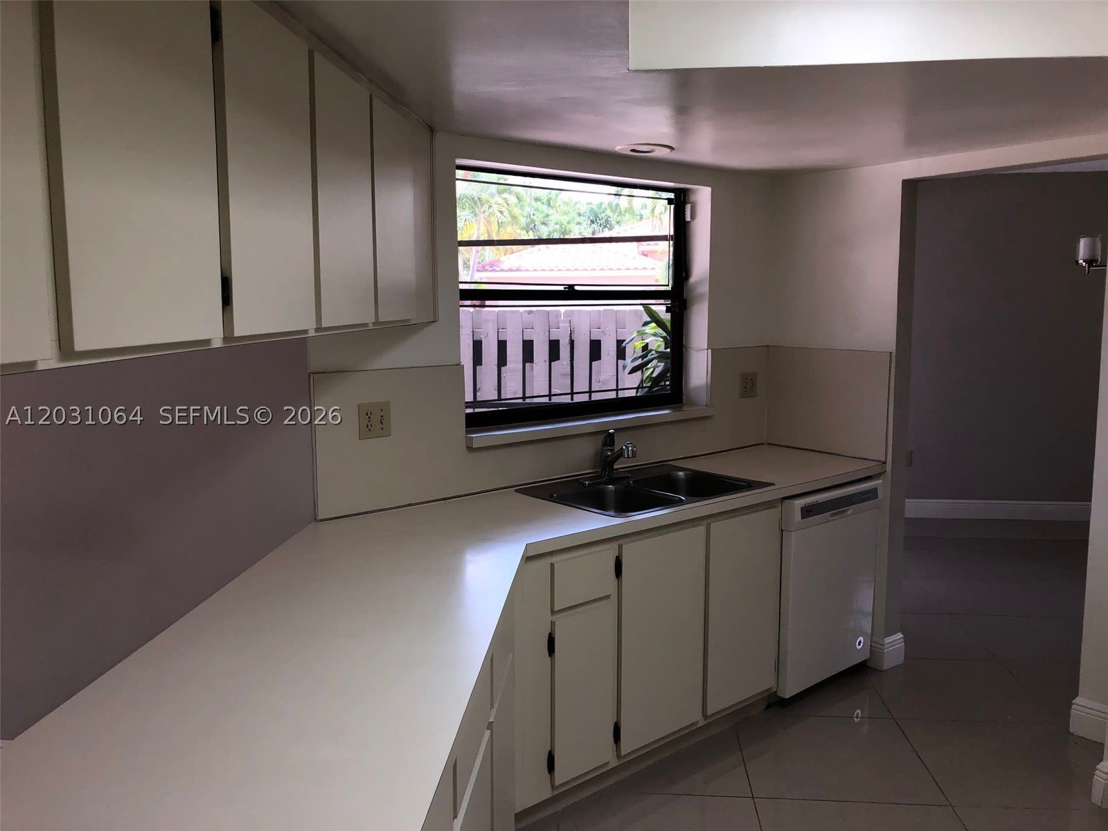 9082 SW 112 PL – photo 4