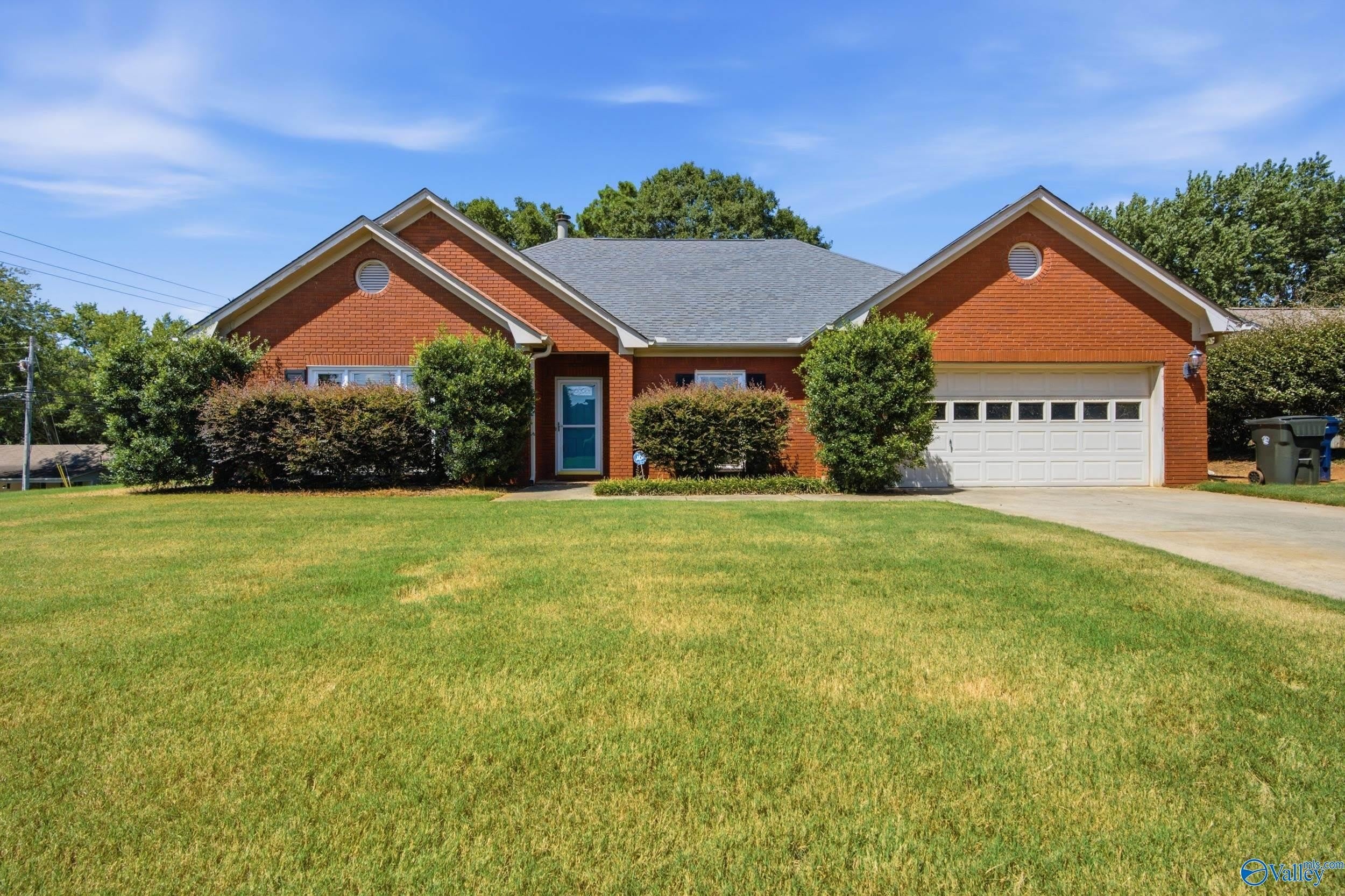 146 Leathertree Lane – photo 1