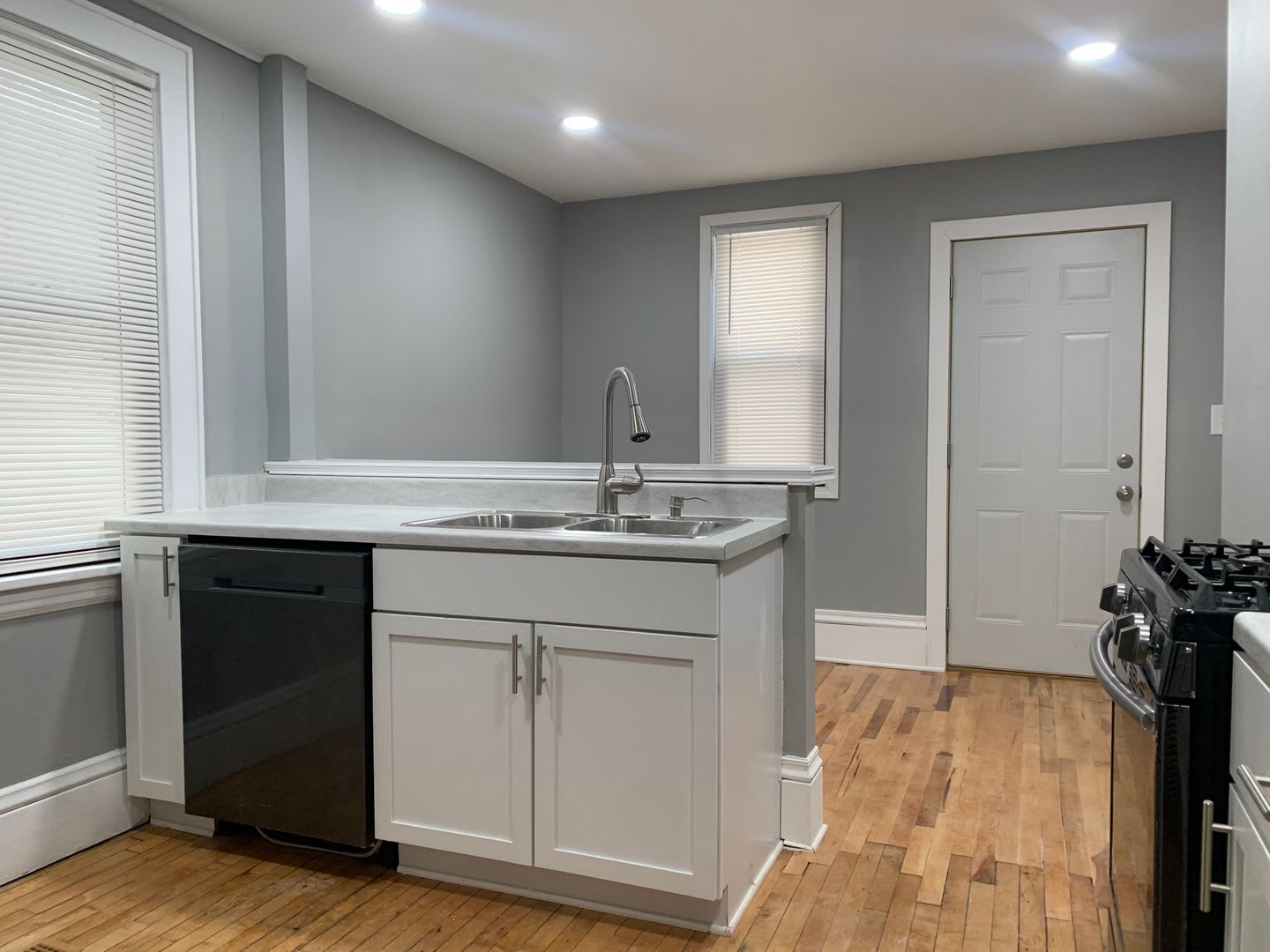 Beautiful 4 Bedroom 2 Bathroom Home In Minneapolis – photo 5