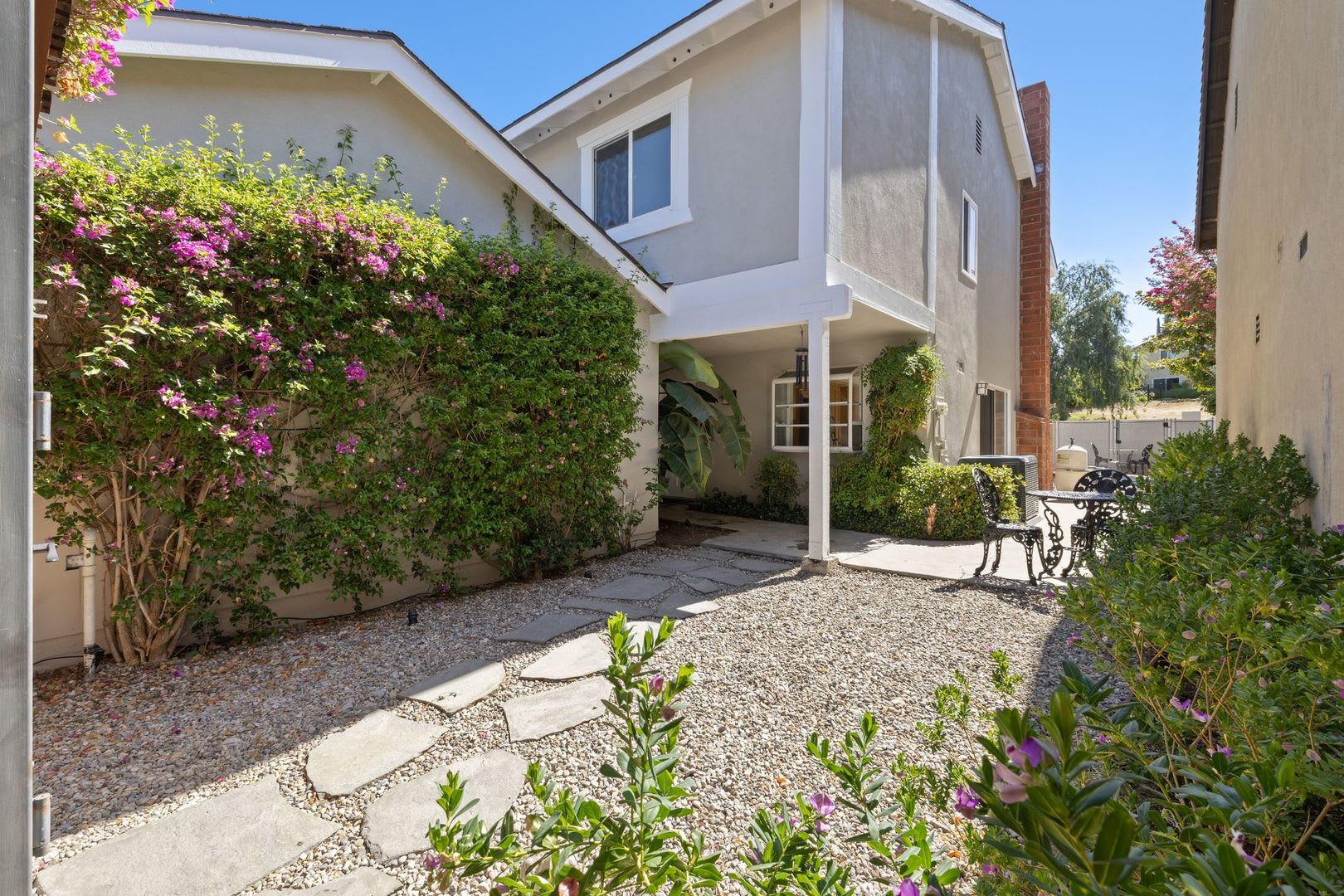 Beautifully Updated Home in Lake Lindero – photo 2