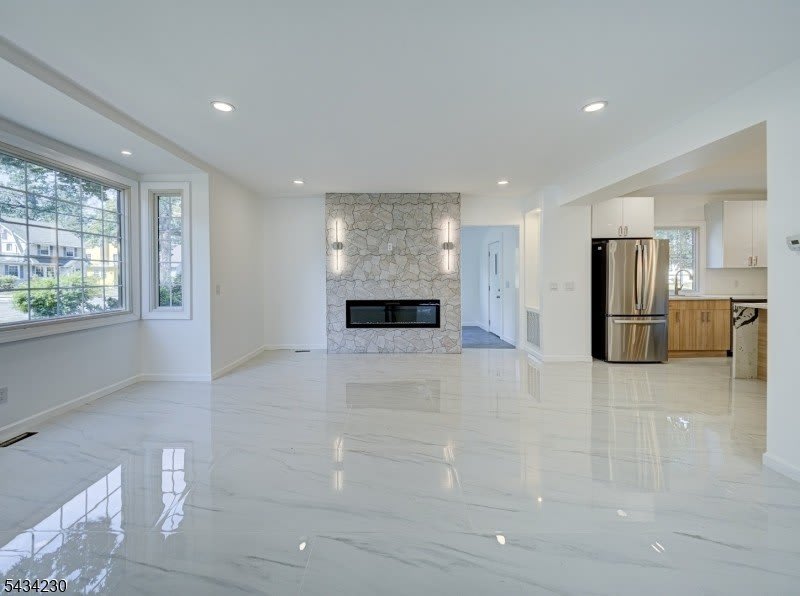 217 Heywood Ave – photo 2