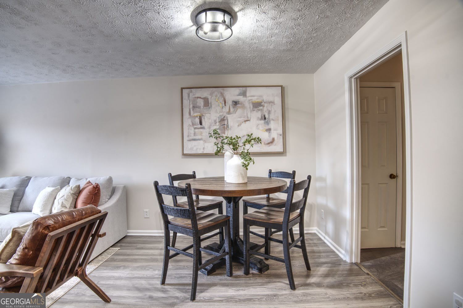 587 Wedgewood Drive – photo 3