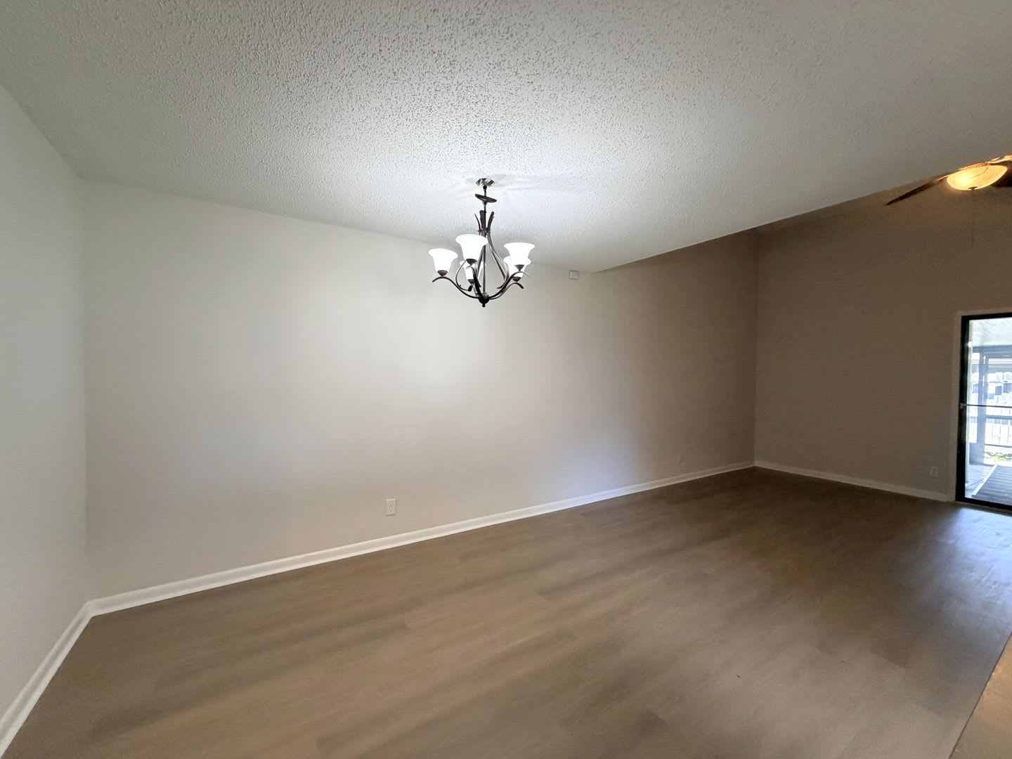 2 Bedroom 2 Bathroom Whispering Pines Townhome – photo 4