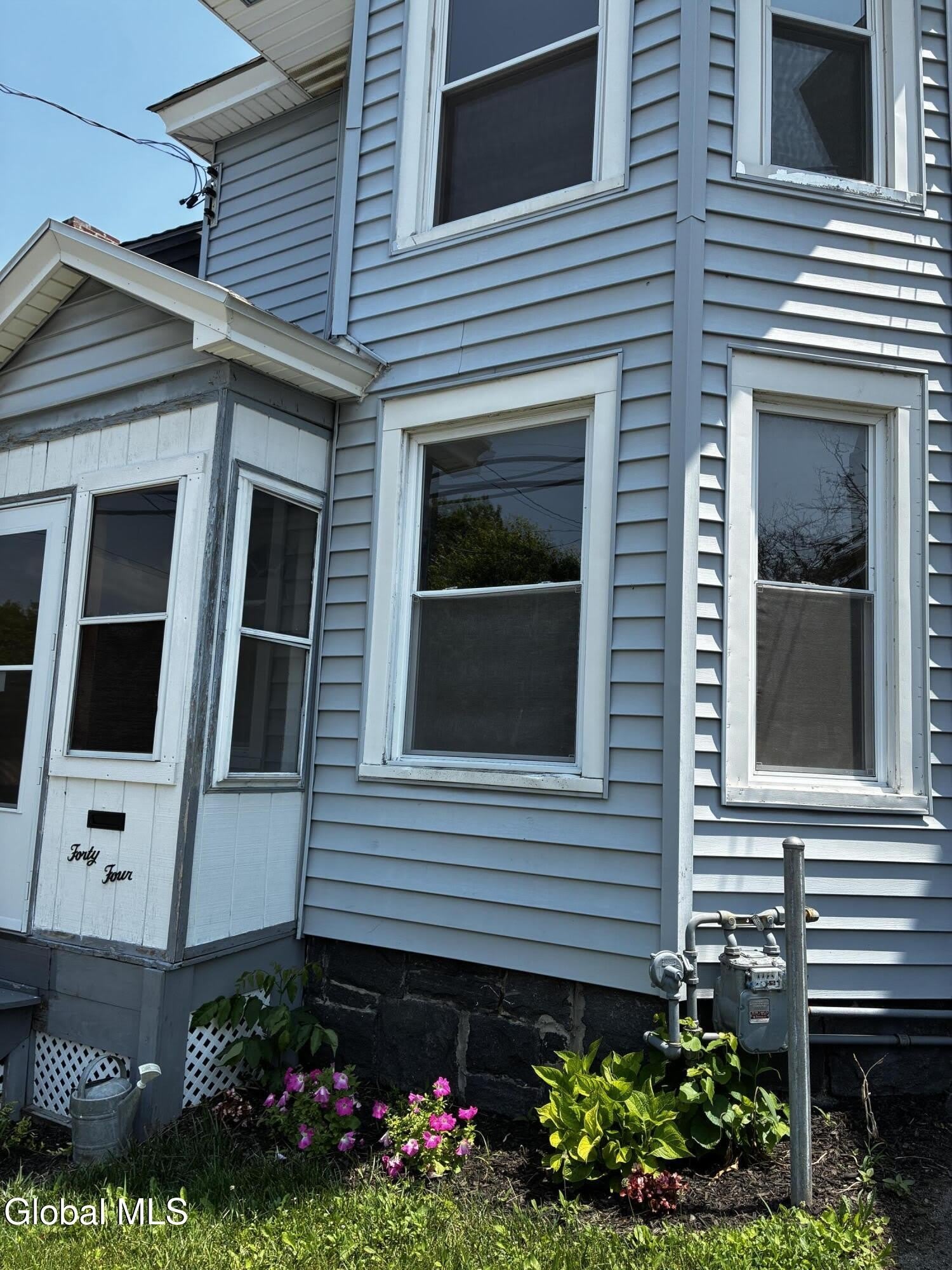 44 S Perry Street – photo 2