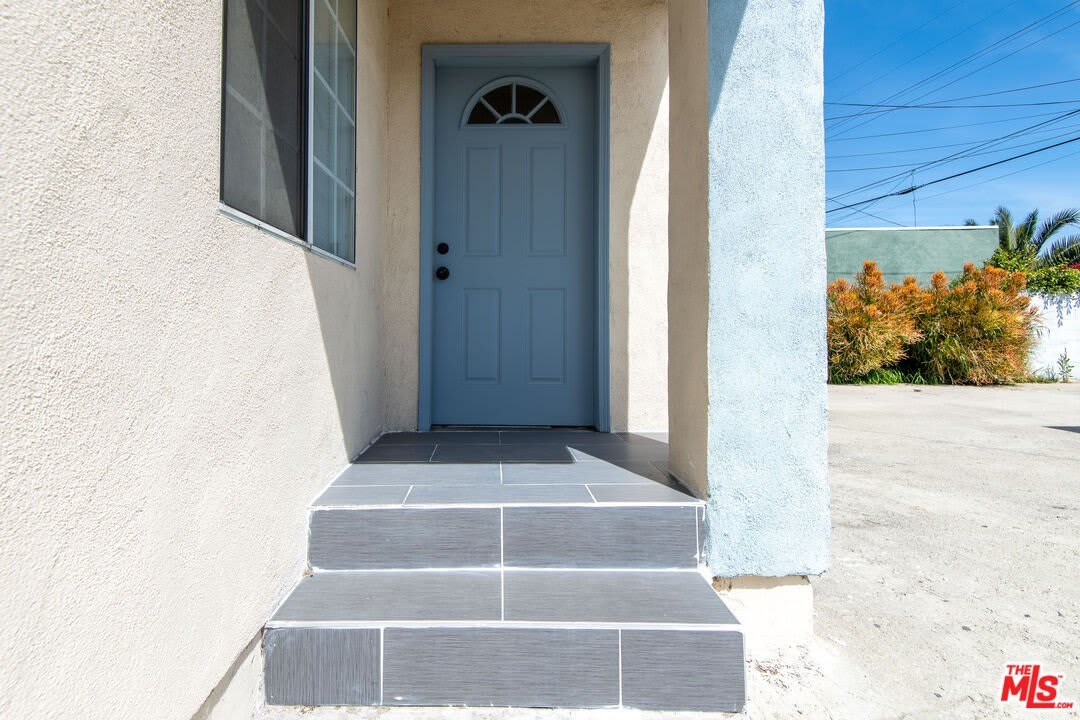 2134 S Cloverdale Ave – photo 2