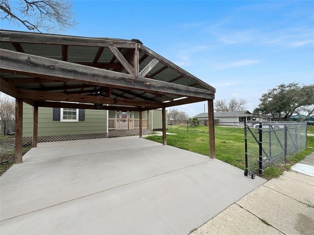 1202 Main Drive – photo 2