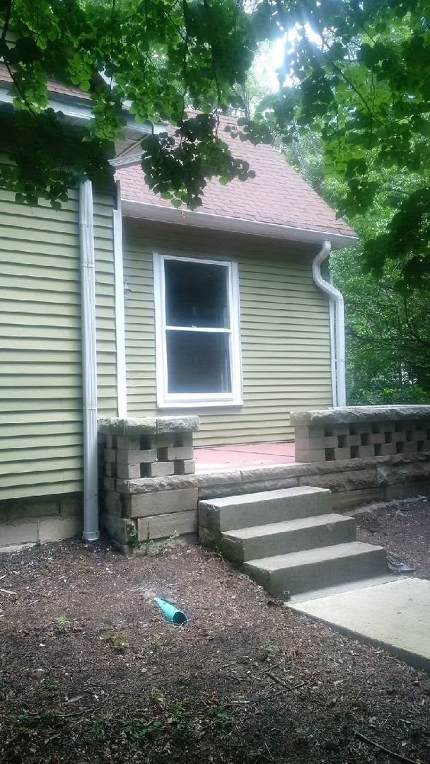 Directly Behind The Elm Restaurant Beautiful 4 Bd 2 Ba Home – photo 3