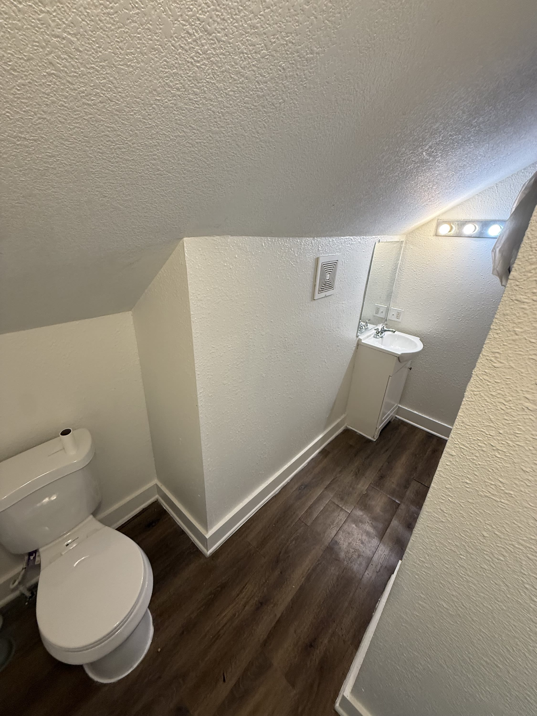 353 Sherburne Ave. – photo 4