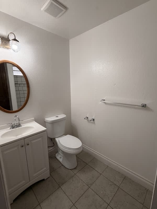 3555 South County Center Drive – photo 4