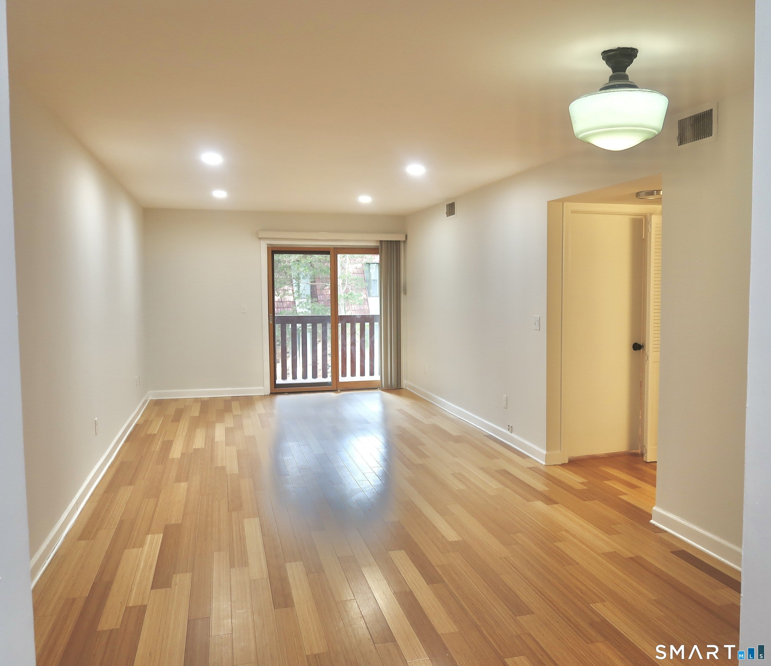 20 Woodsedge Drive – photo 2