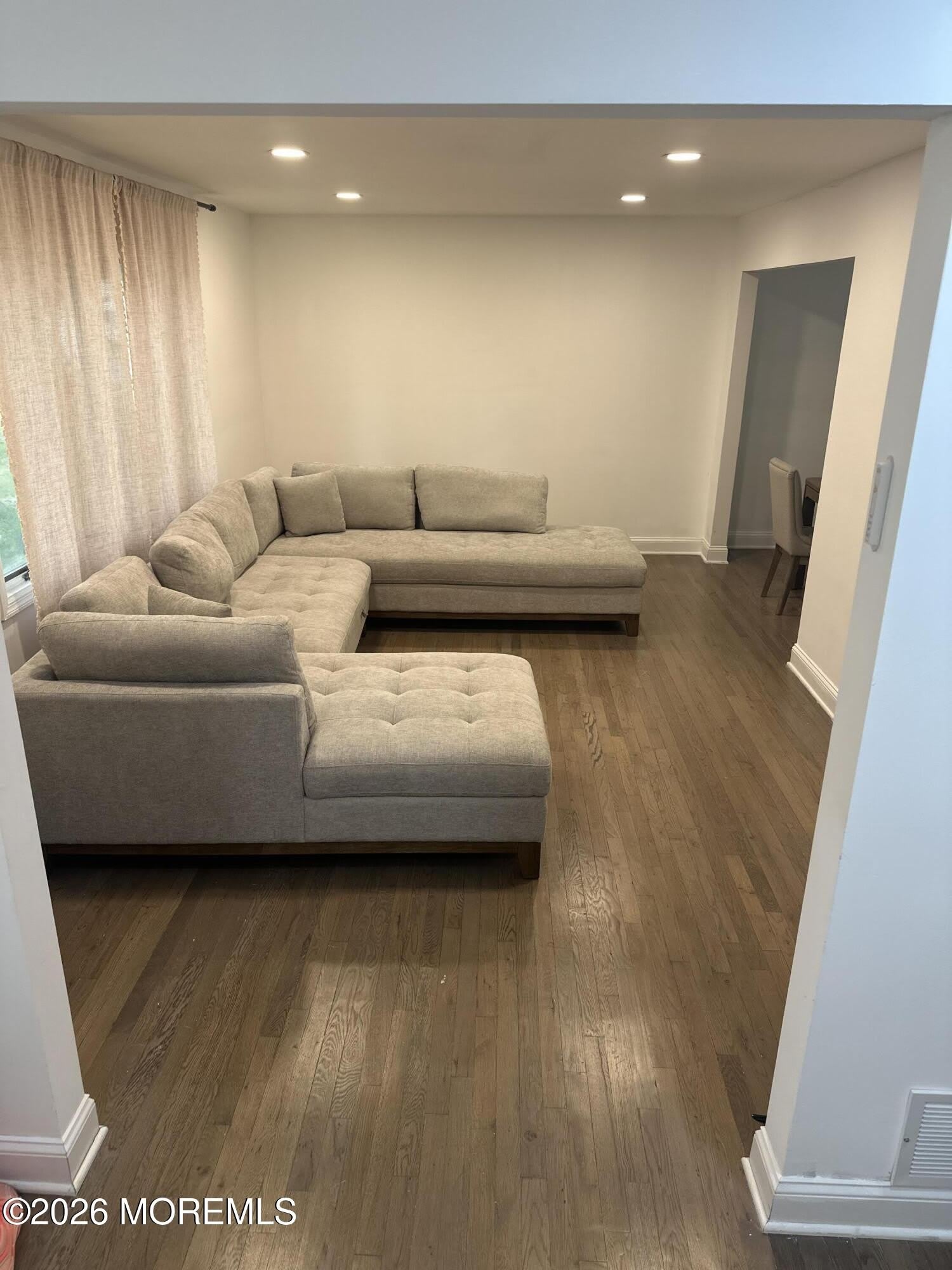 422 W Lake Avenue – photo 2