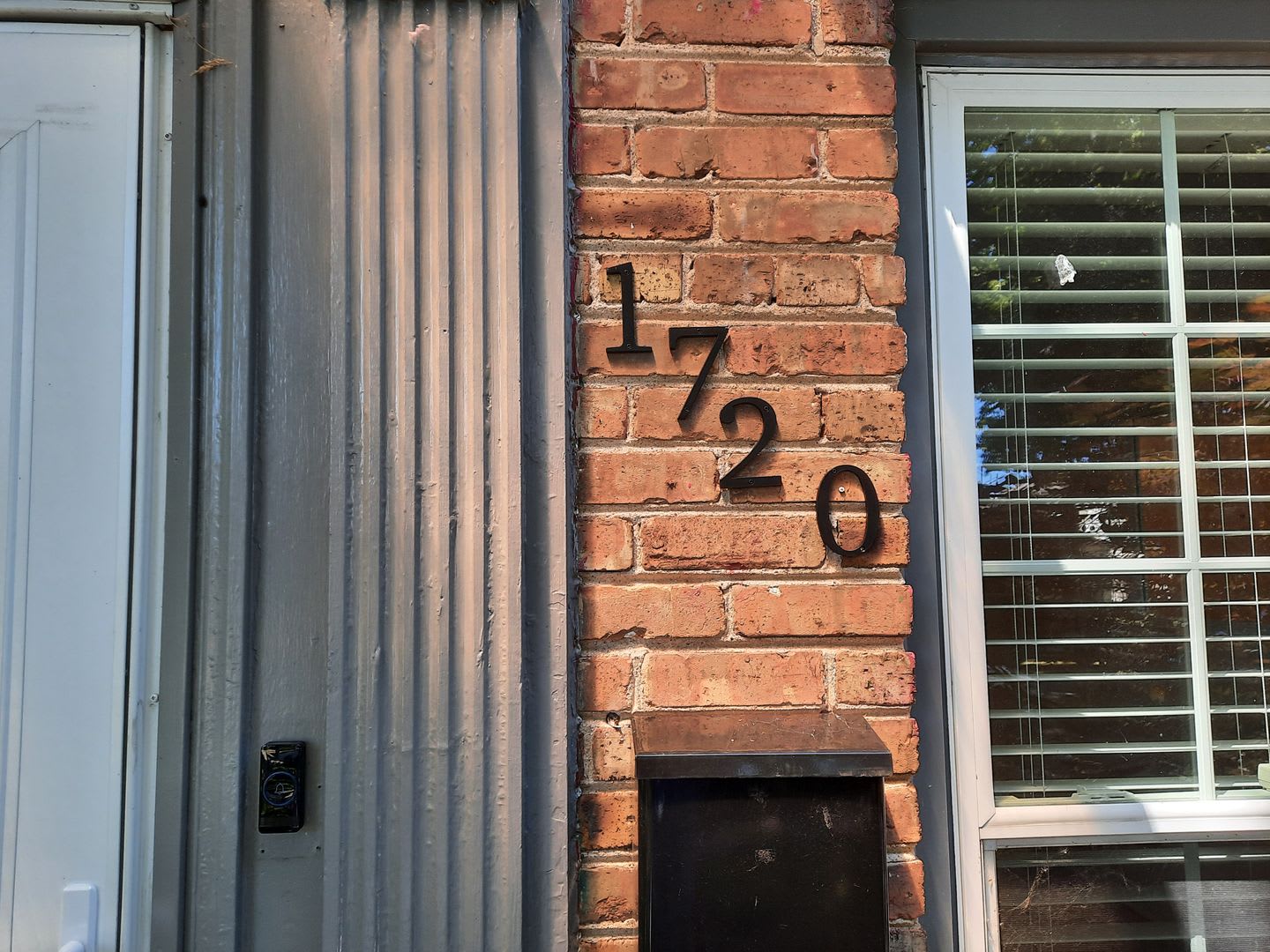 3Br/2Bath House in Evanston $3,600/m – photo 3