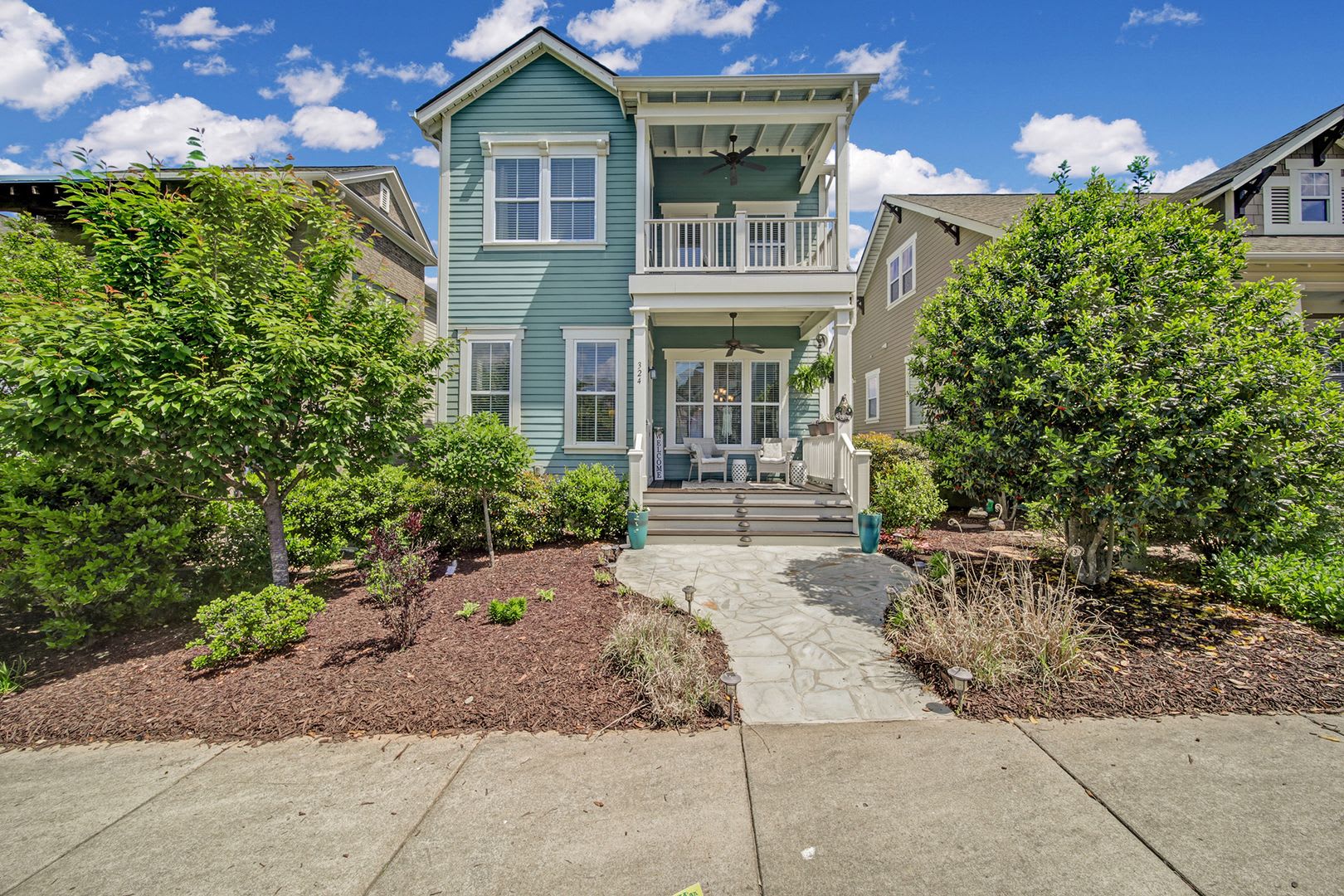 Coming Soon 3 Br 2 5Ba Newly Renovated Single Family Home 2 Car Garage Parking Great Backyard – photo 1
