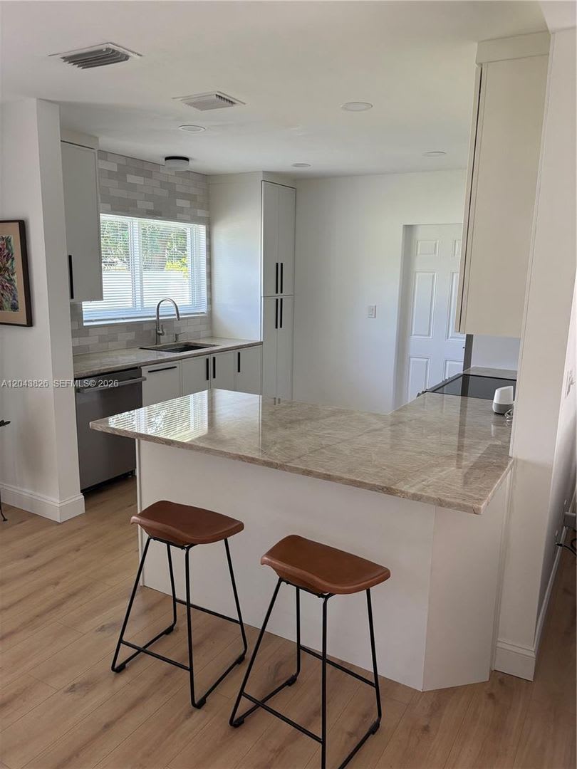 3397 Ne 20Th Avenue Oakland Park Fl 33306 1024 – photo 2