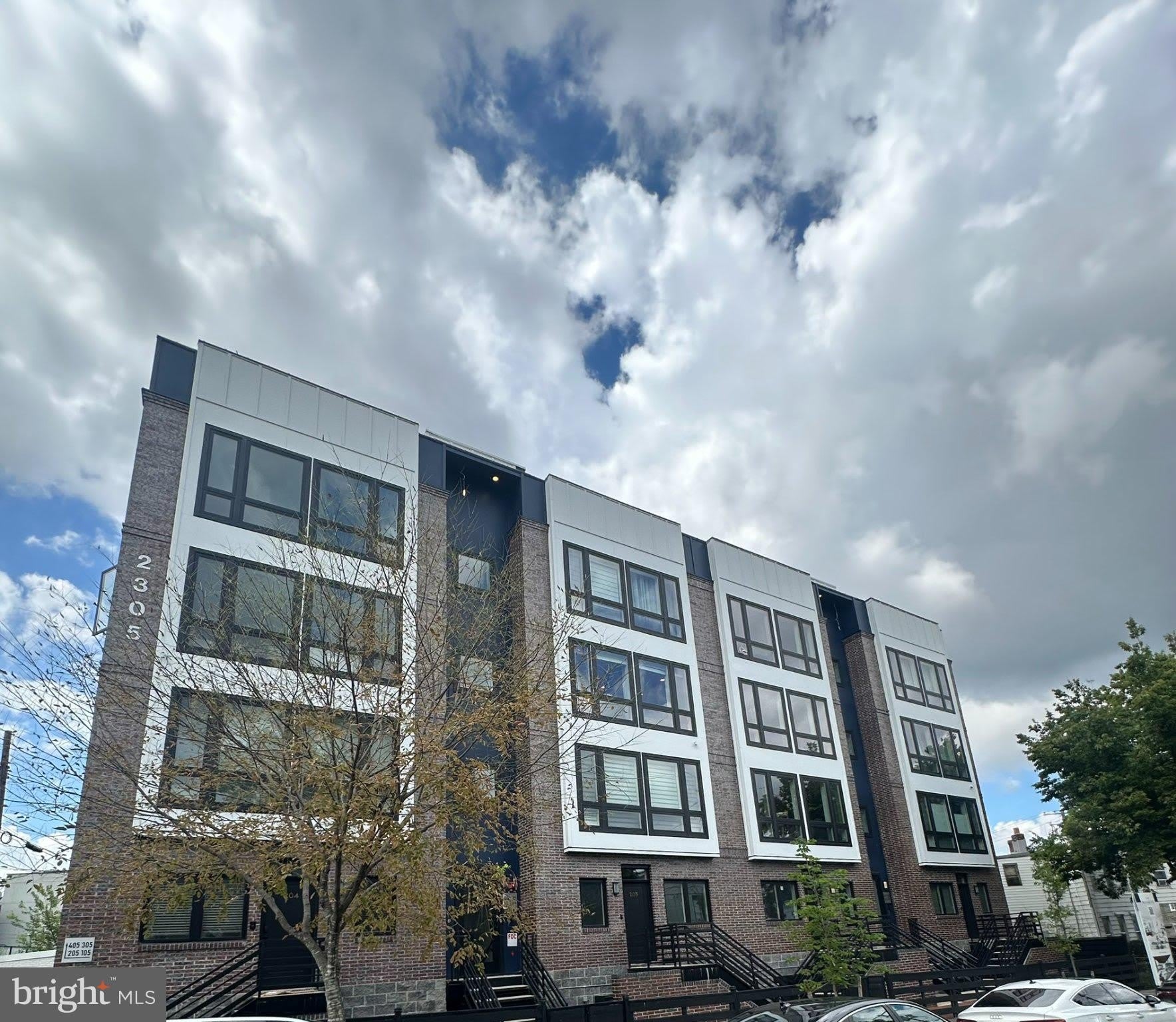 2305 NICHOLSON Street SE – photo 2