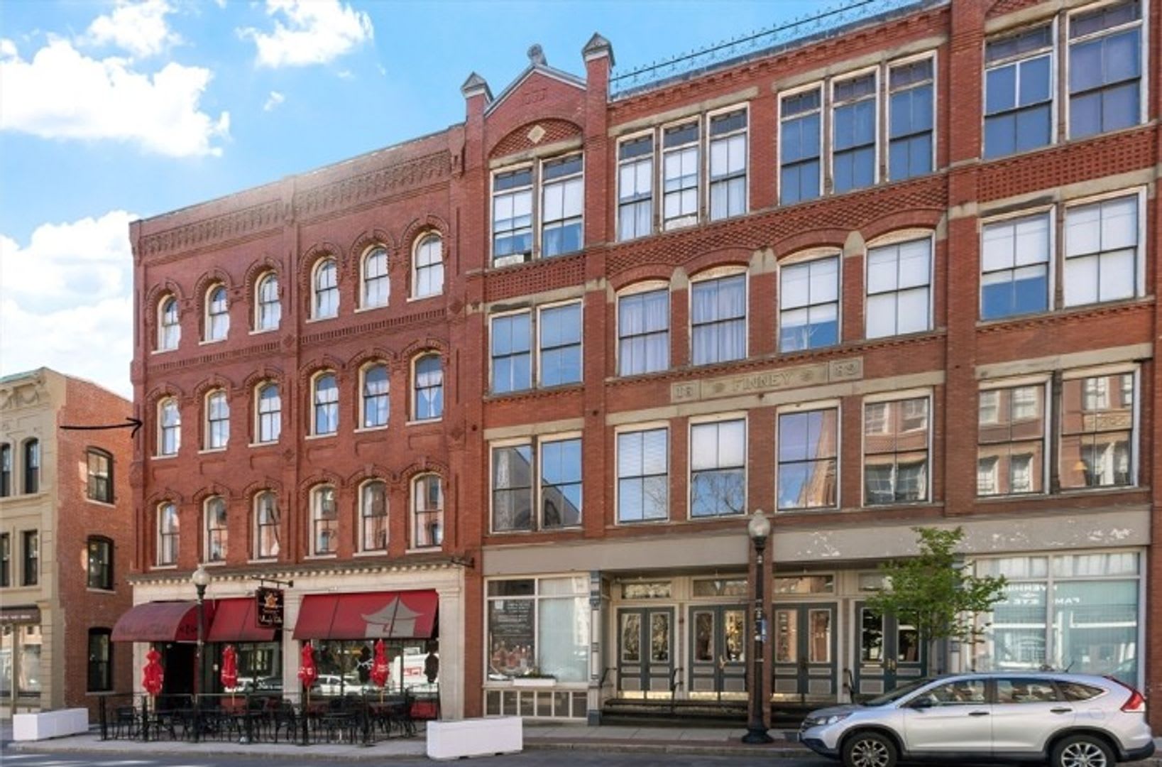 Beautiful And Spacious 1 Bedroom Apartment Downtown Must See – photo 1