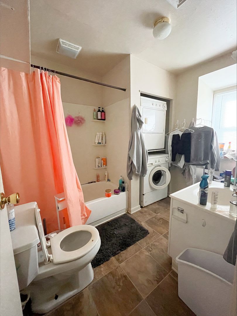 8 Person House Blocks From Chauncey Village And Campus Bars – photo 2