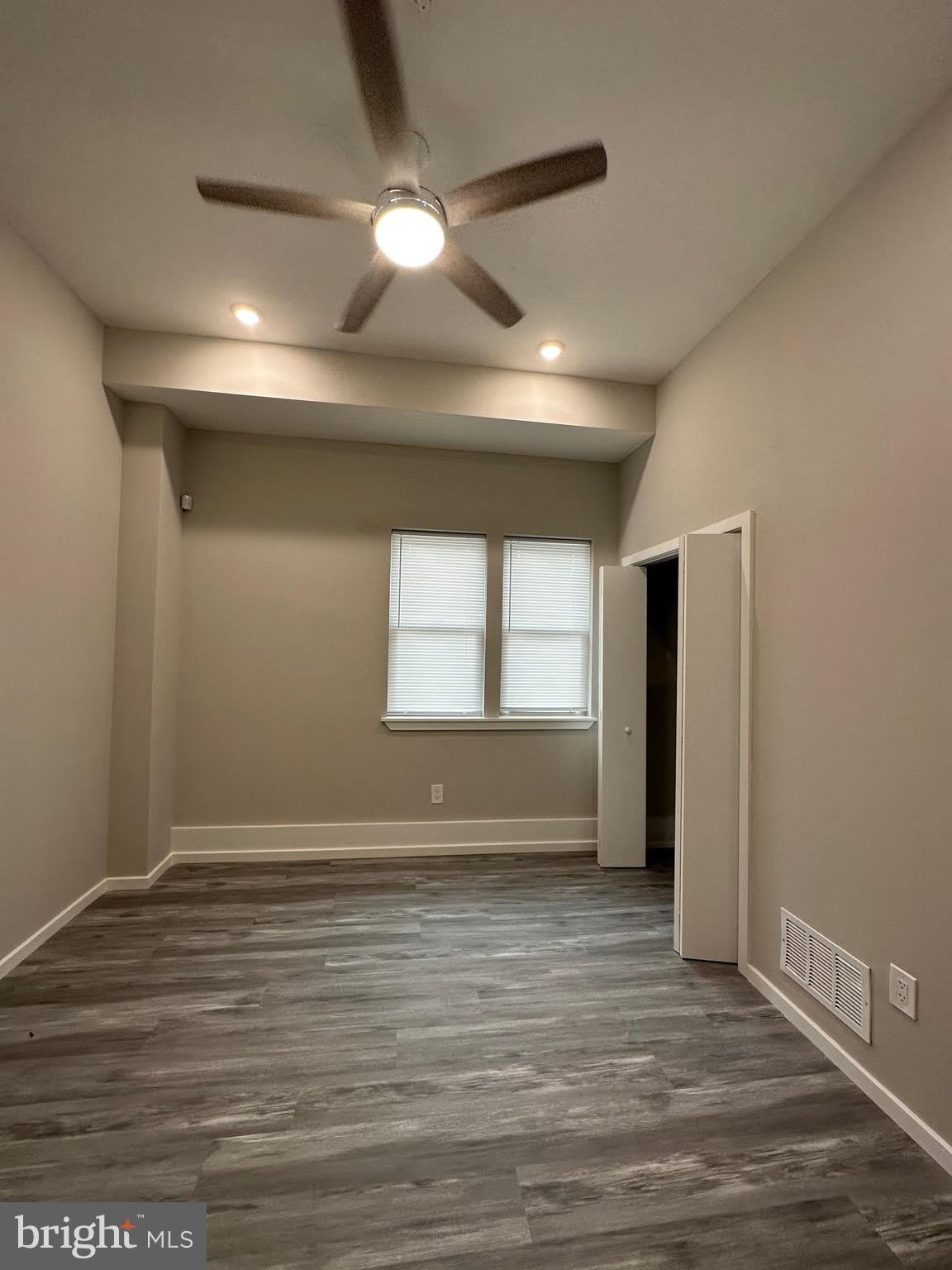 1225 W DAUPHIN Street – photo 3