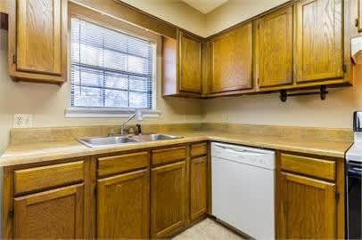 2BR/1BA Duplex unit in Foley – photo 4