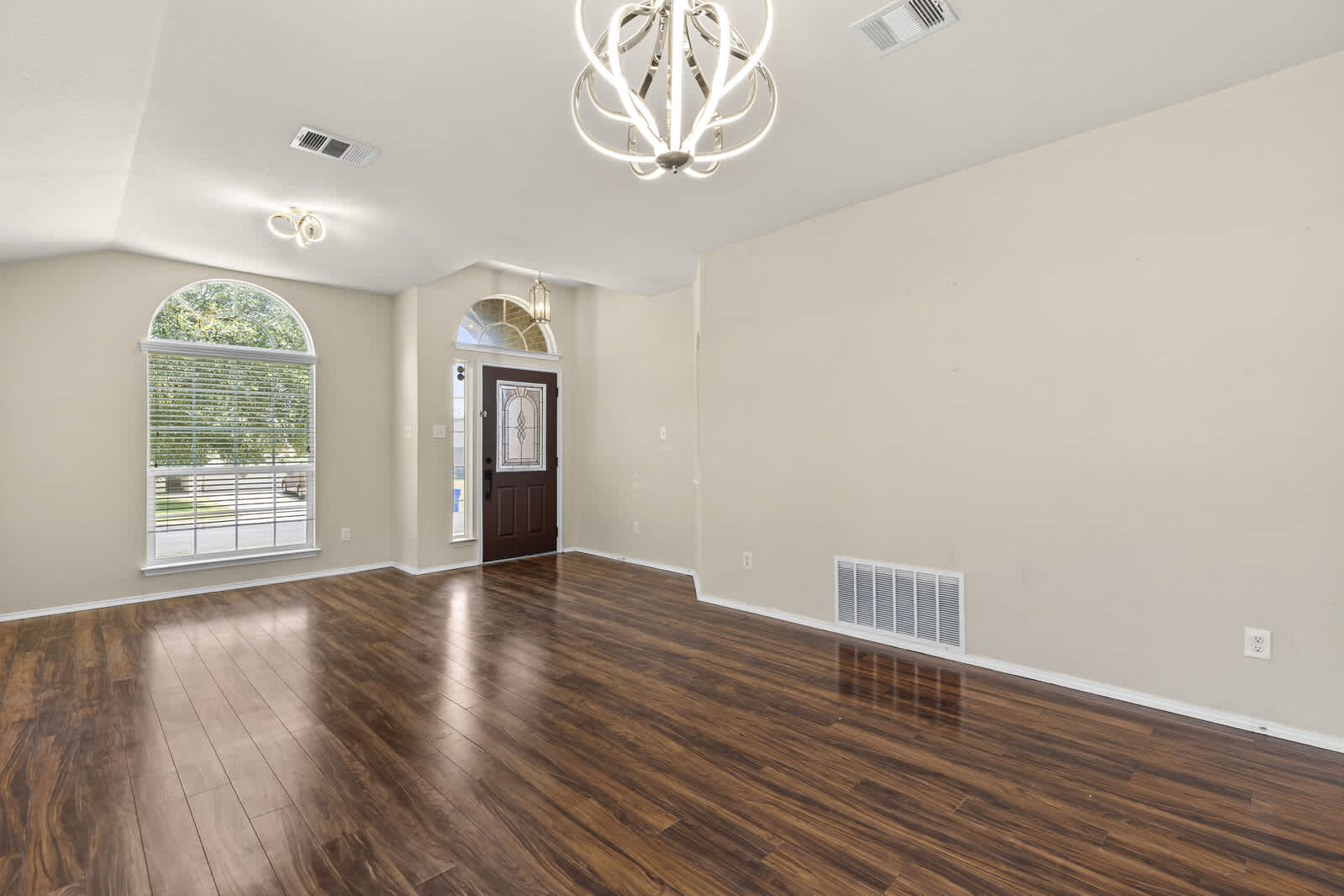 6725 Mundo Drive – photo 3