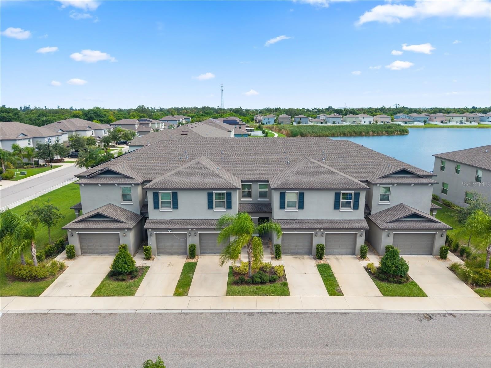 724 ROYAL EMPRESS Drive – photo 2