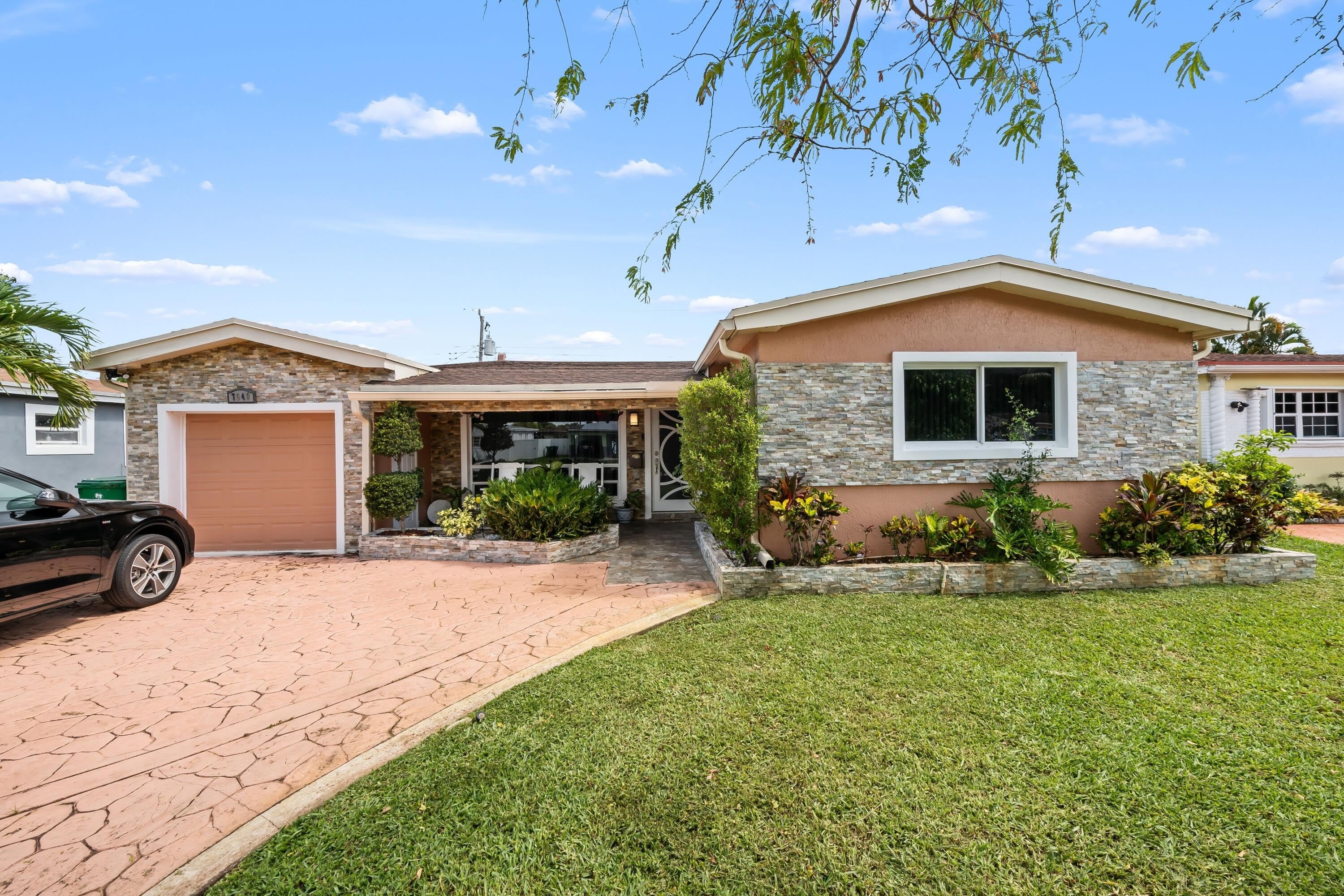 7649 Kismet Street – photo 2