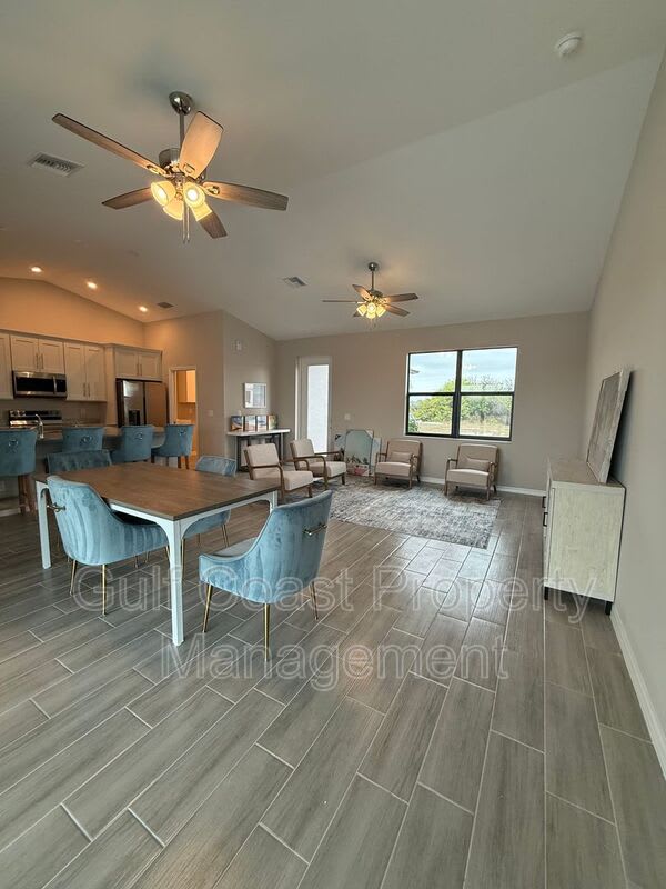 2609 NE 5th PL – photo 5