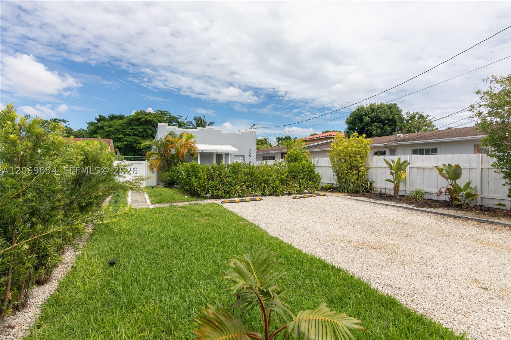 2275 Nw 33Rd St – photo 2