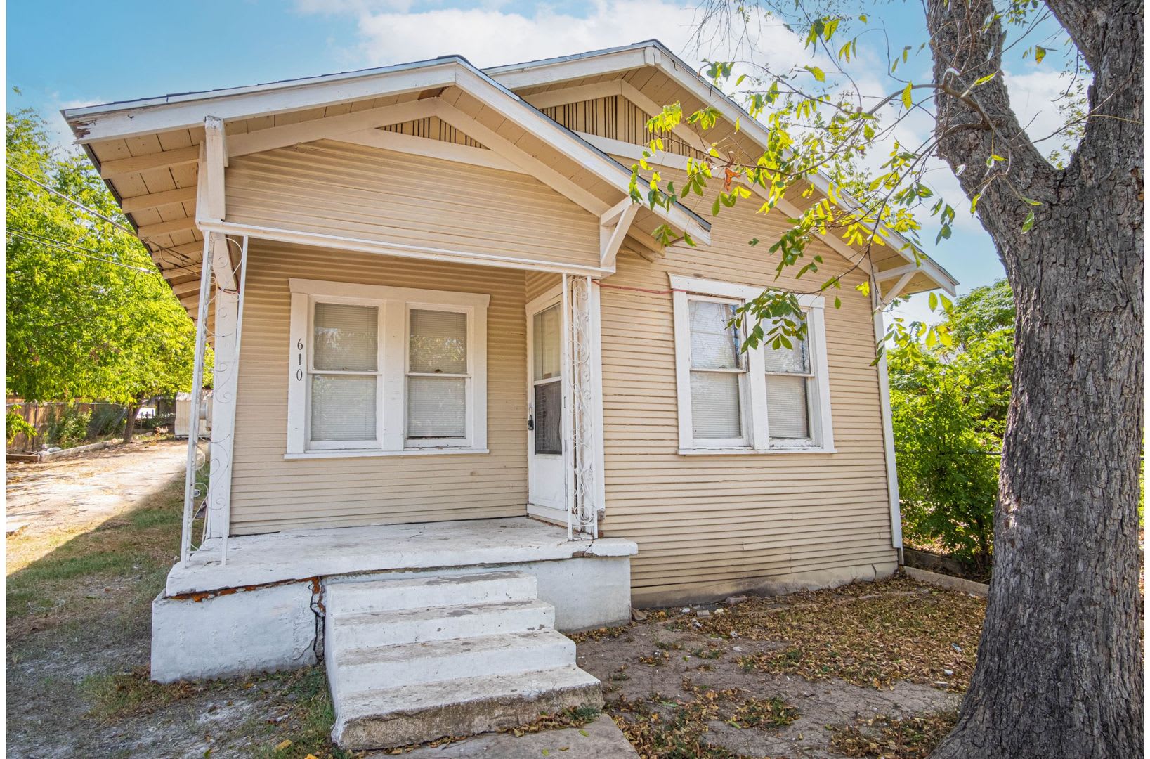 610 Belmont – photo 2