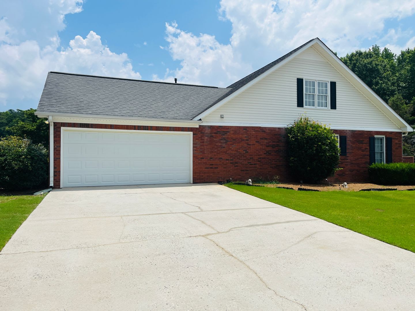Prime Fayetteville Location 4 Bed 3 Full Baths Close To Movie Studio Senoia Ptc Lawn Care Included Must See – photo 2