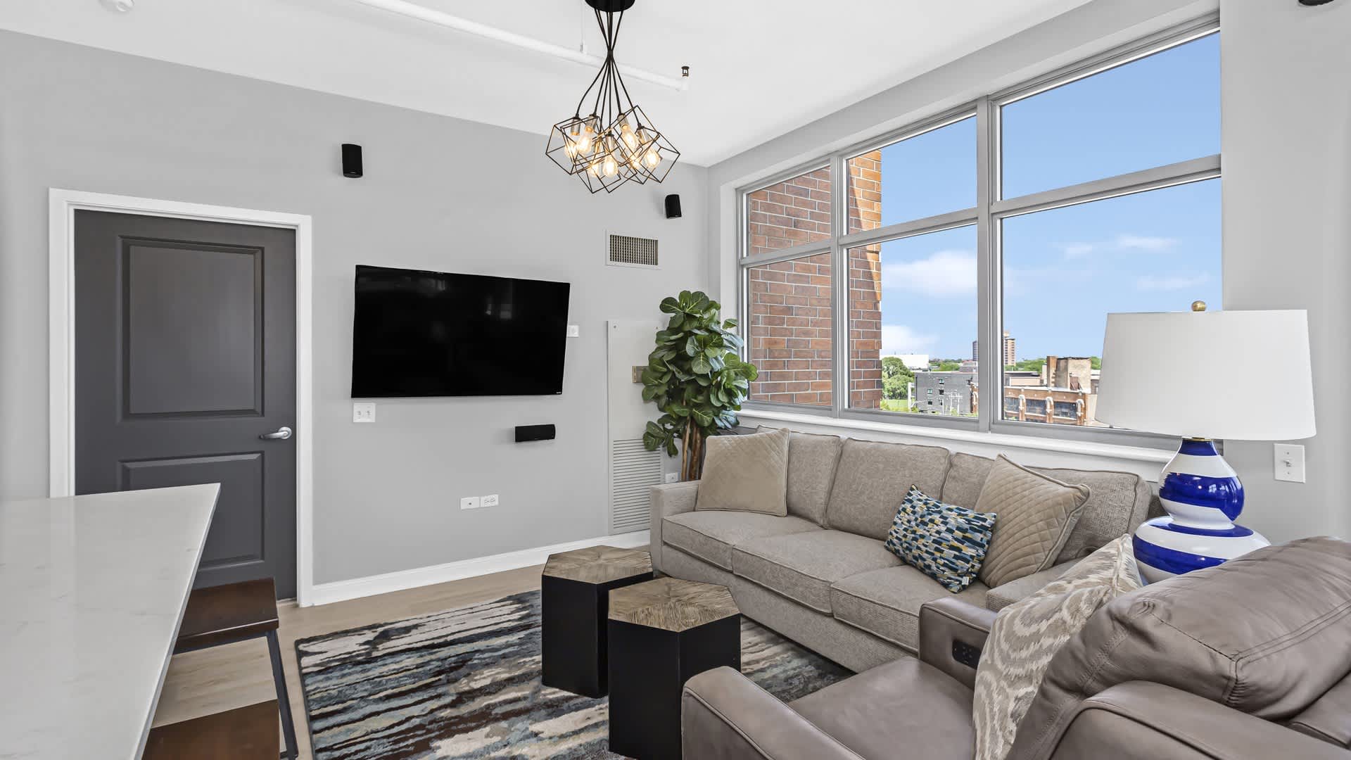511 West Division Street – photo 2