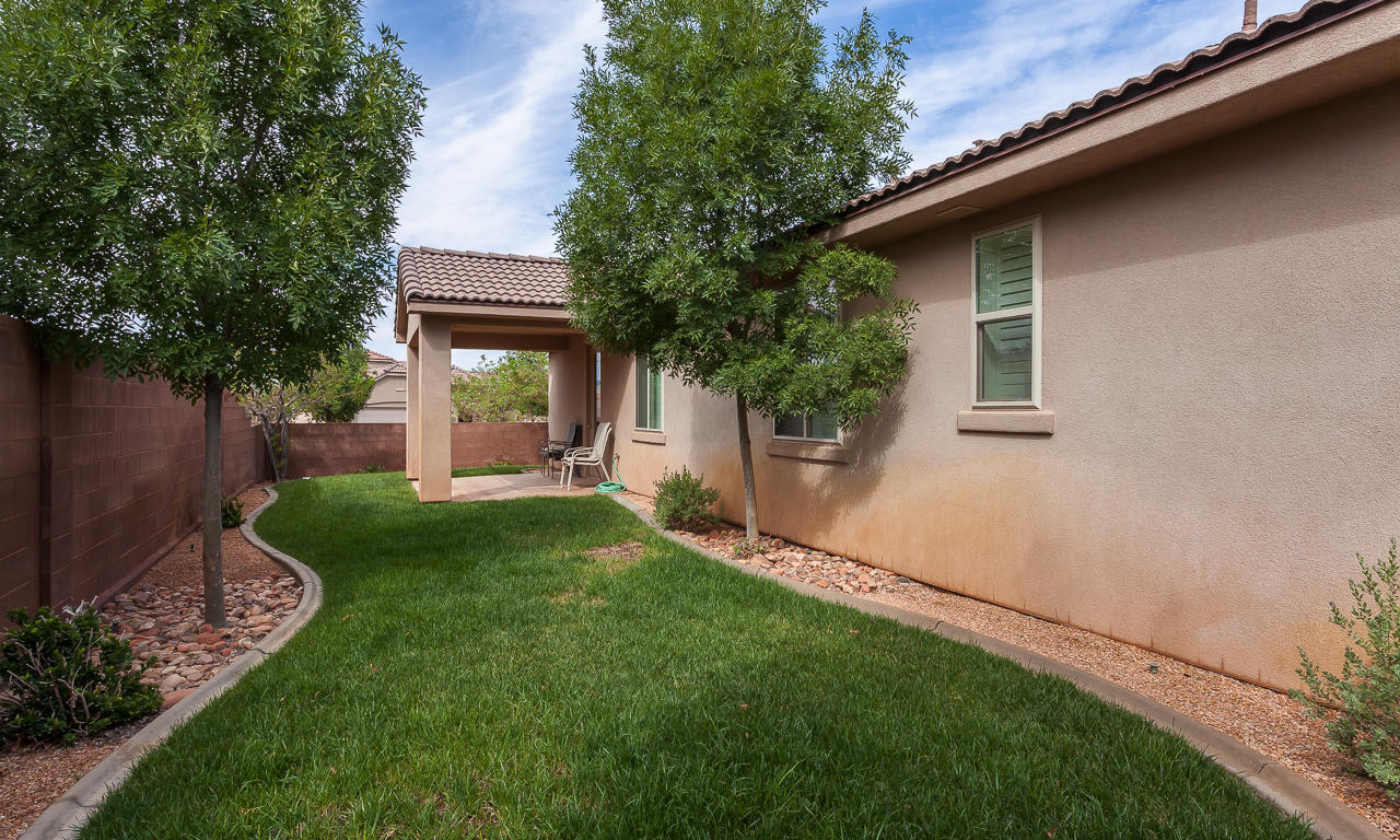 Beautiful Home in the Estates at Hidden Valley – photo 4