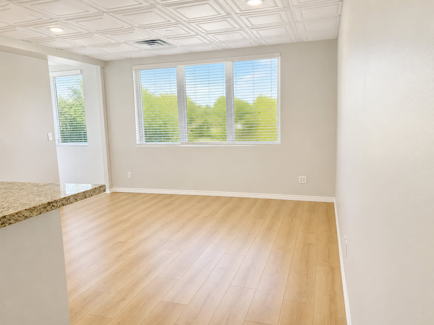 500 Red Table Apartments – photo 4