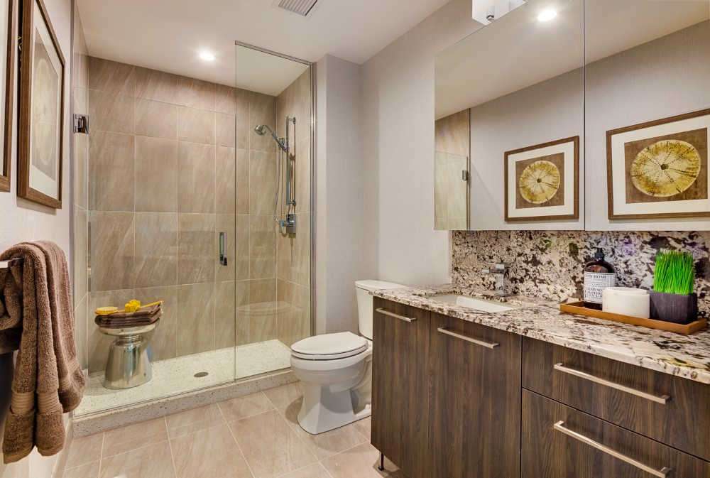 741 N Hudson Ave – photo 4