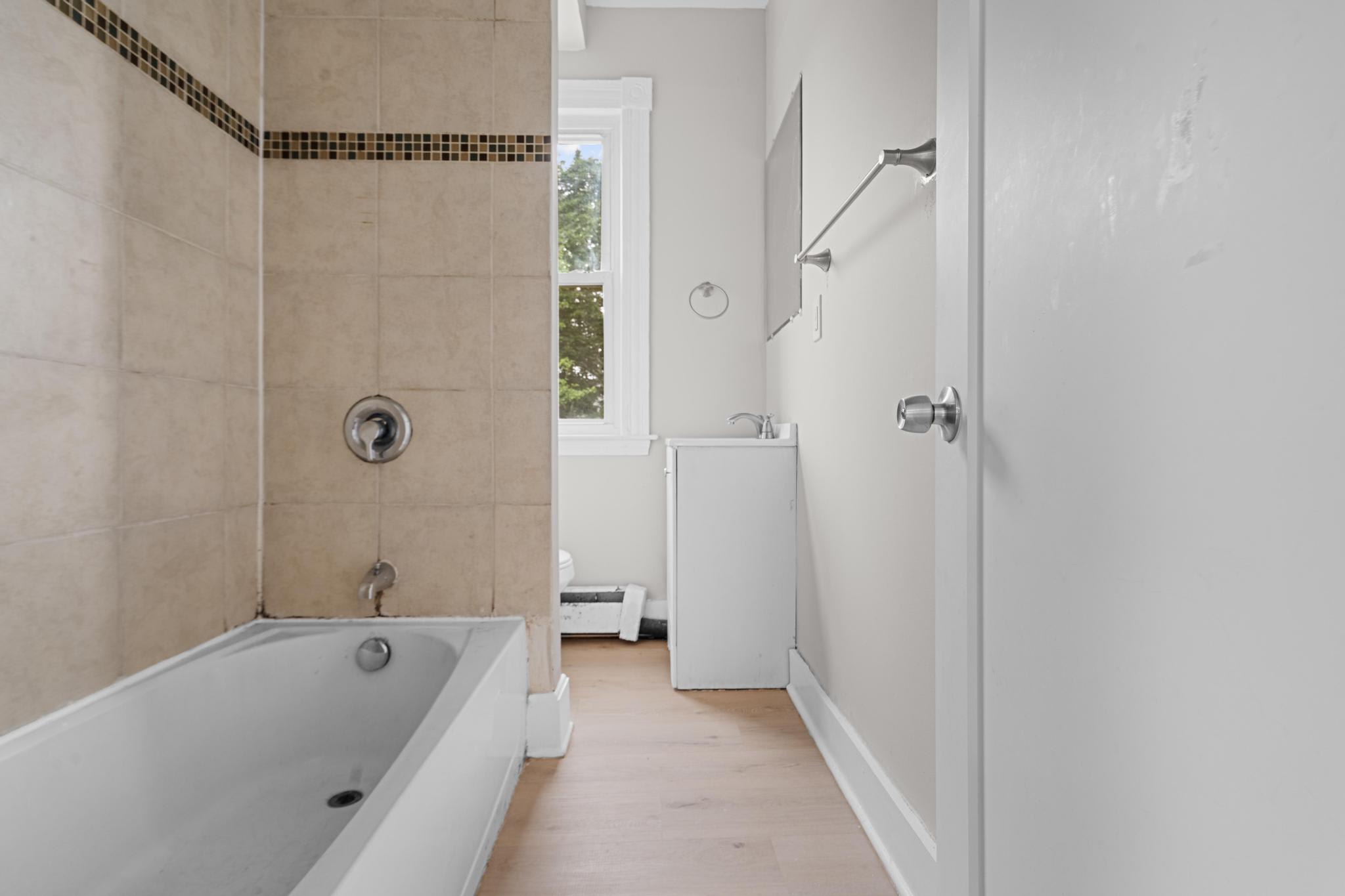 354 Poplar Street, Unit 2 – photo 2