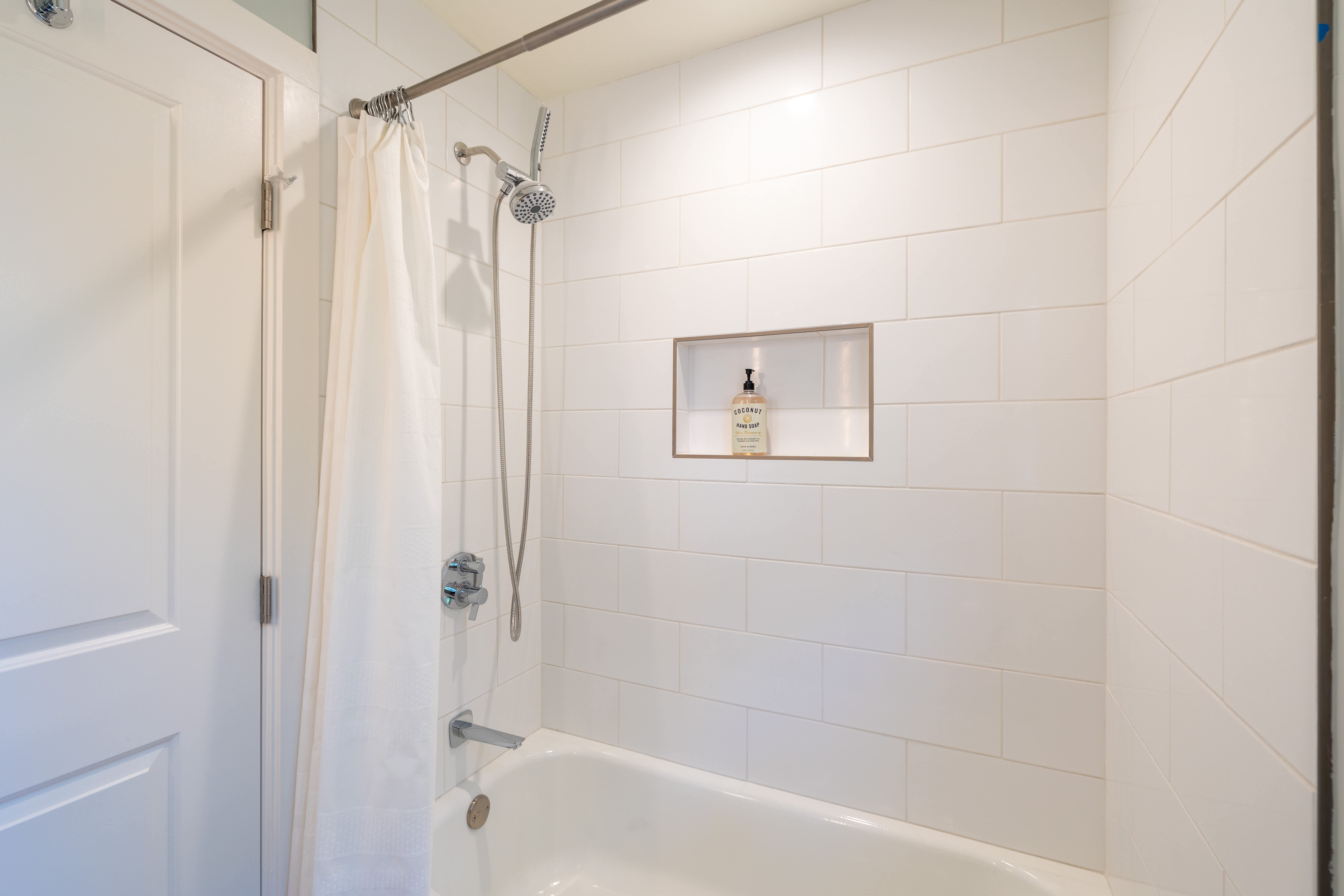 941 University Avenue – photo 4