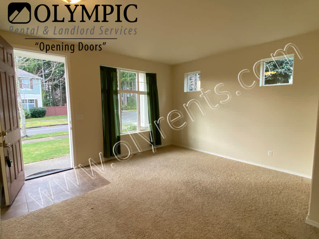 3800 Lanyard Dr NE – photo 2