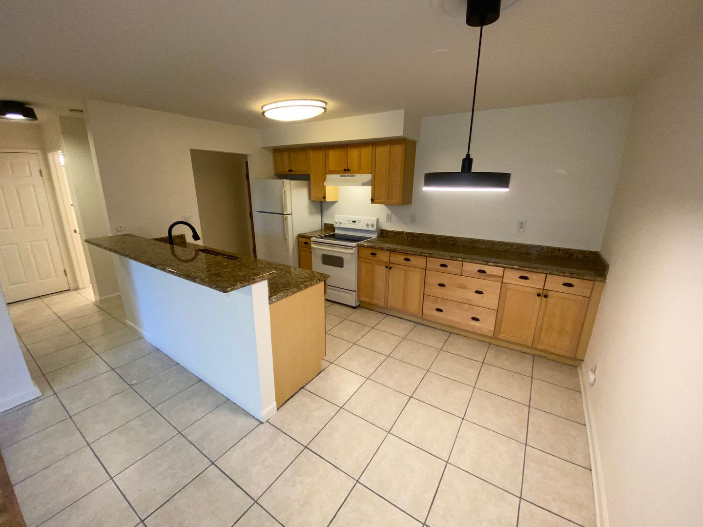 Free One Month Promotion Applied For This Unit Charming Updated 1 Bedroom Apartment In Oakland Adams Point Neighborhood – photo 2