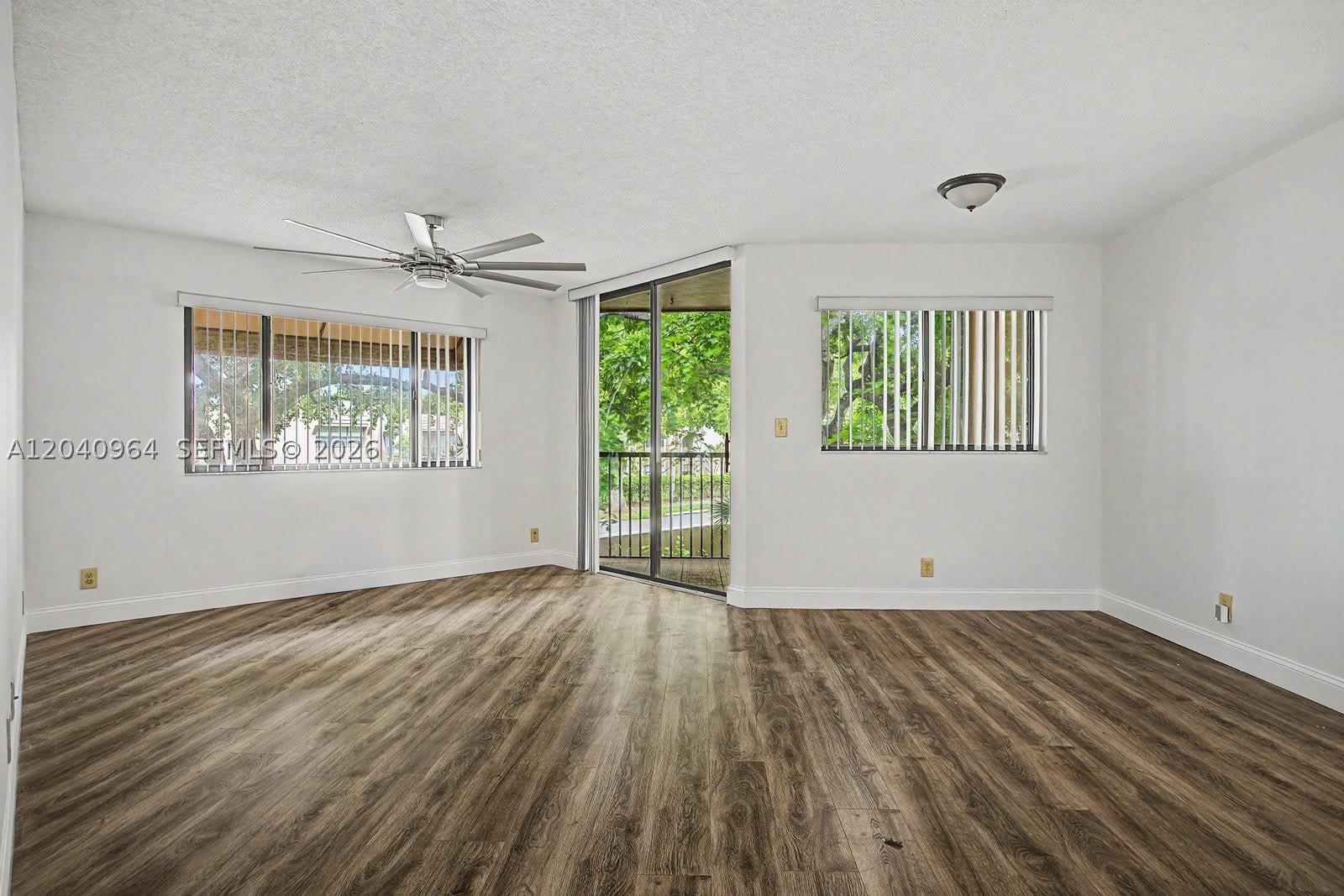 15575 Miami Lakeway N – photo 3