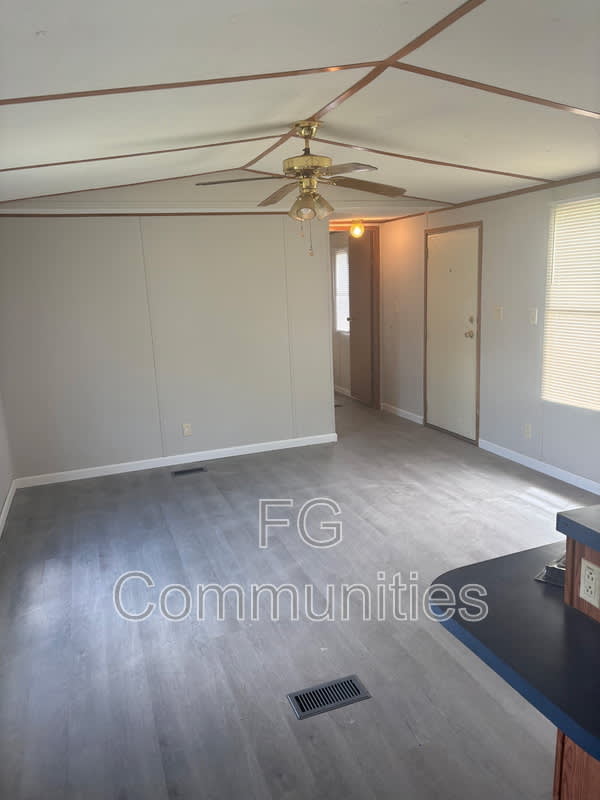 1726 Suburban Dr Lot 25 – photo 2