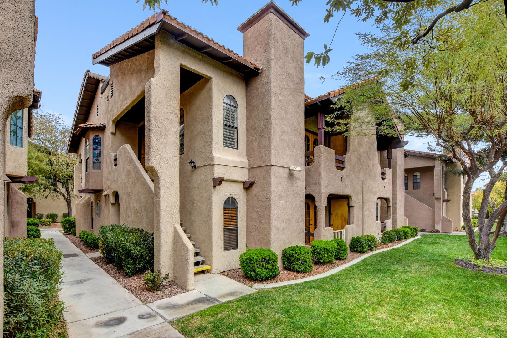 2BD 2BTH Condo w/ Fireplace & Community Pool. – photo 2