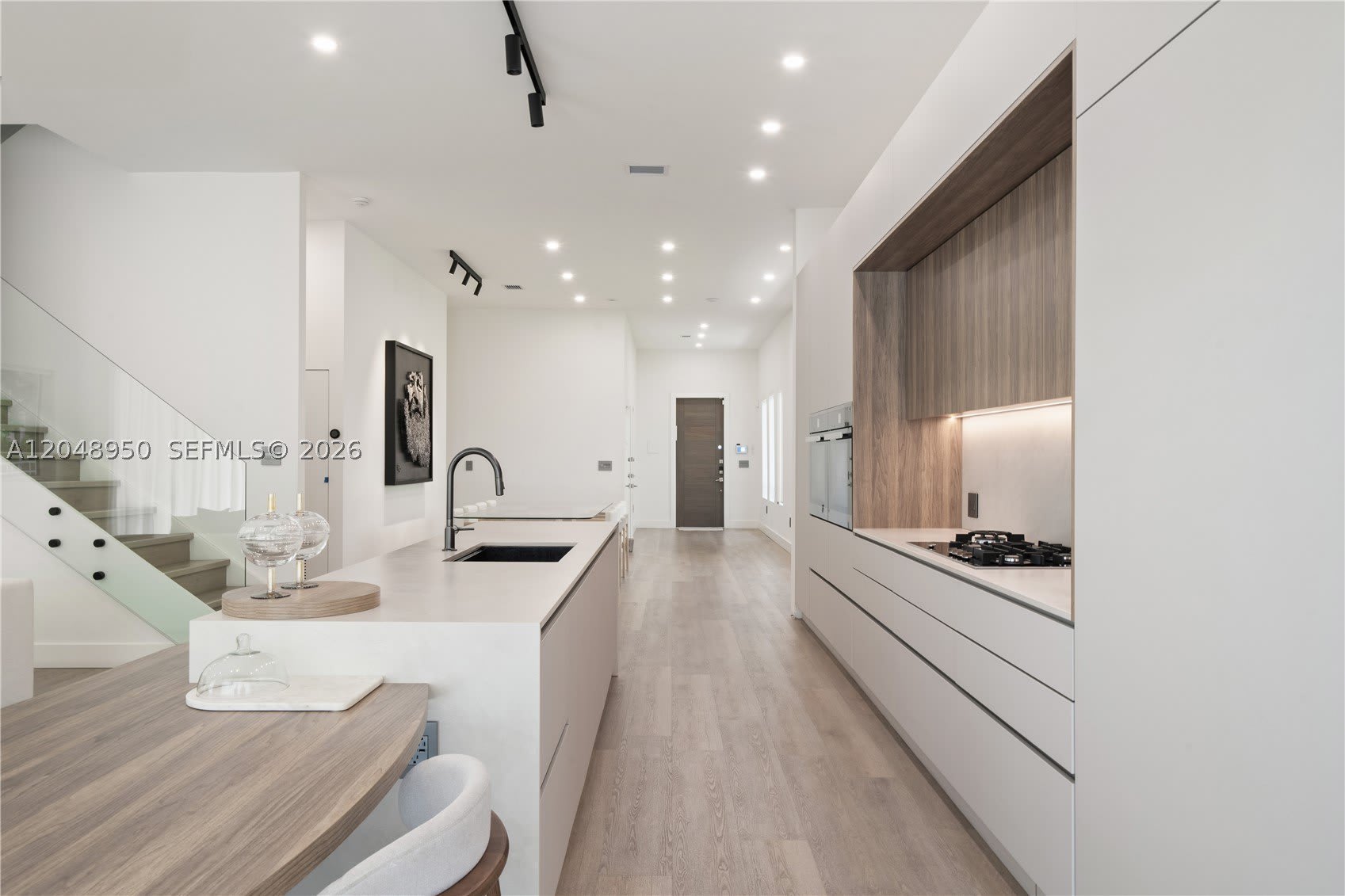 18955 Atlantic Blvd – photo 3