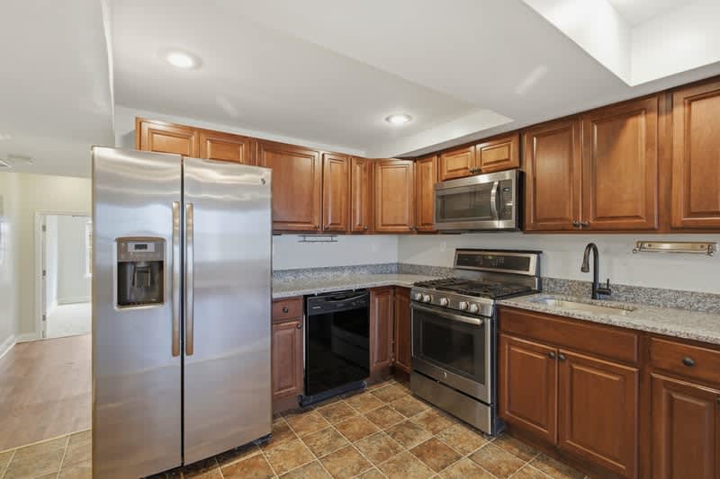 1008 West Cross Street – photo 5