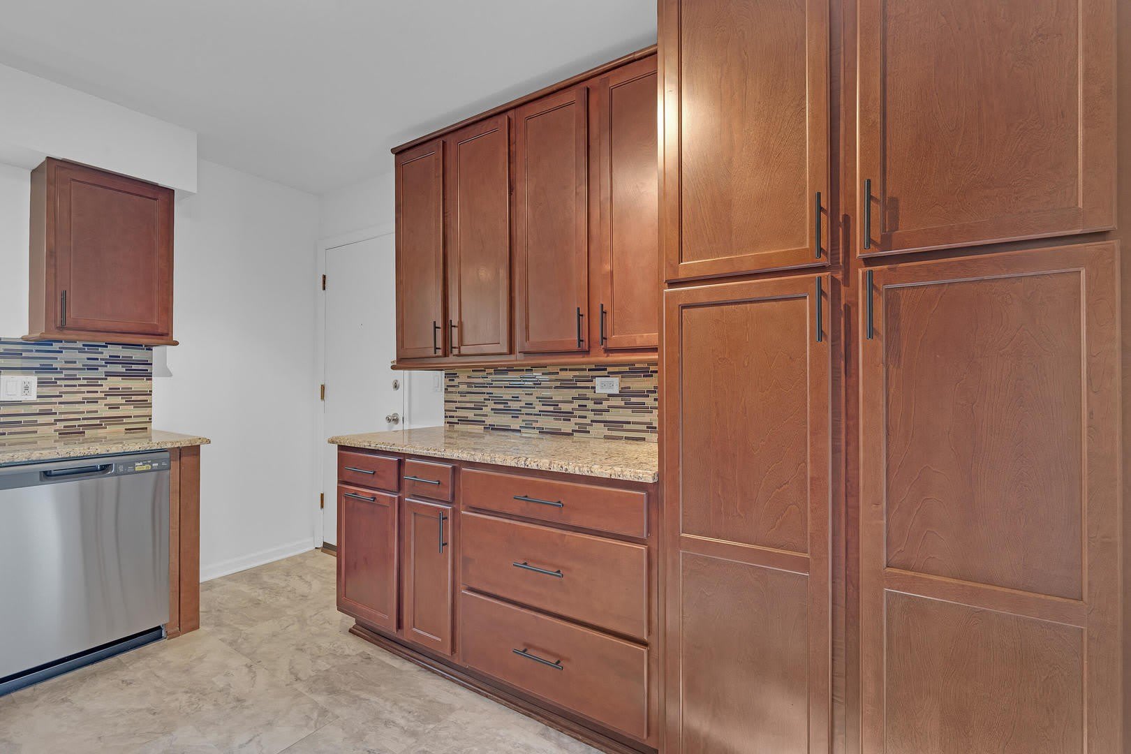 900 S Plum Grove Road – photo 5