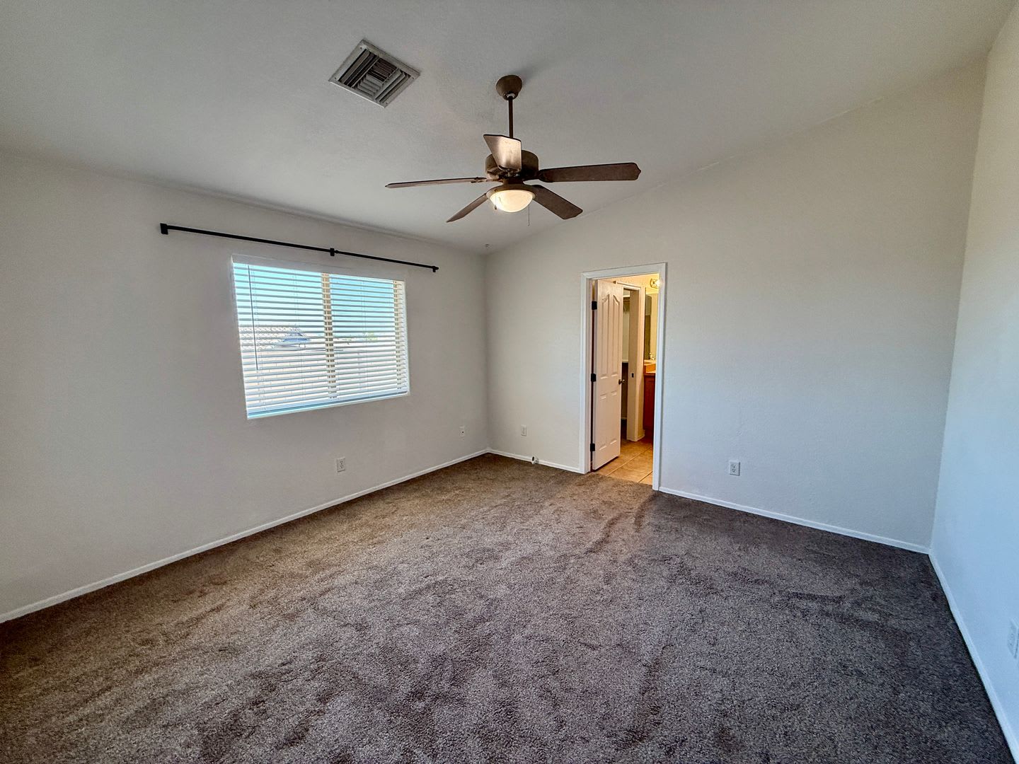 Cul-De-Sac Home 11800 Eclipse Ct – photo 5