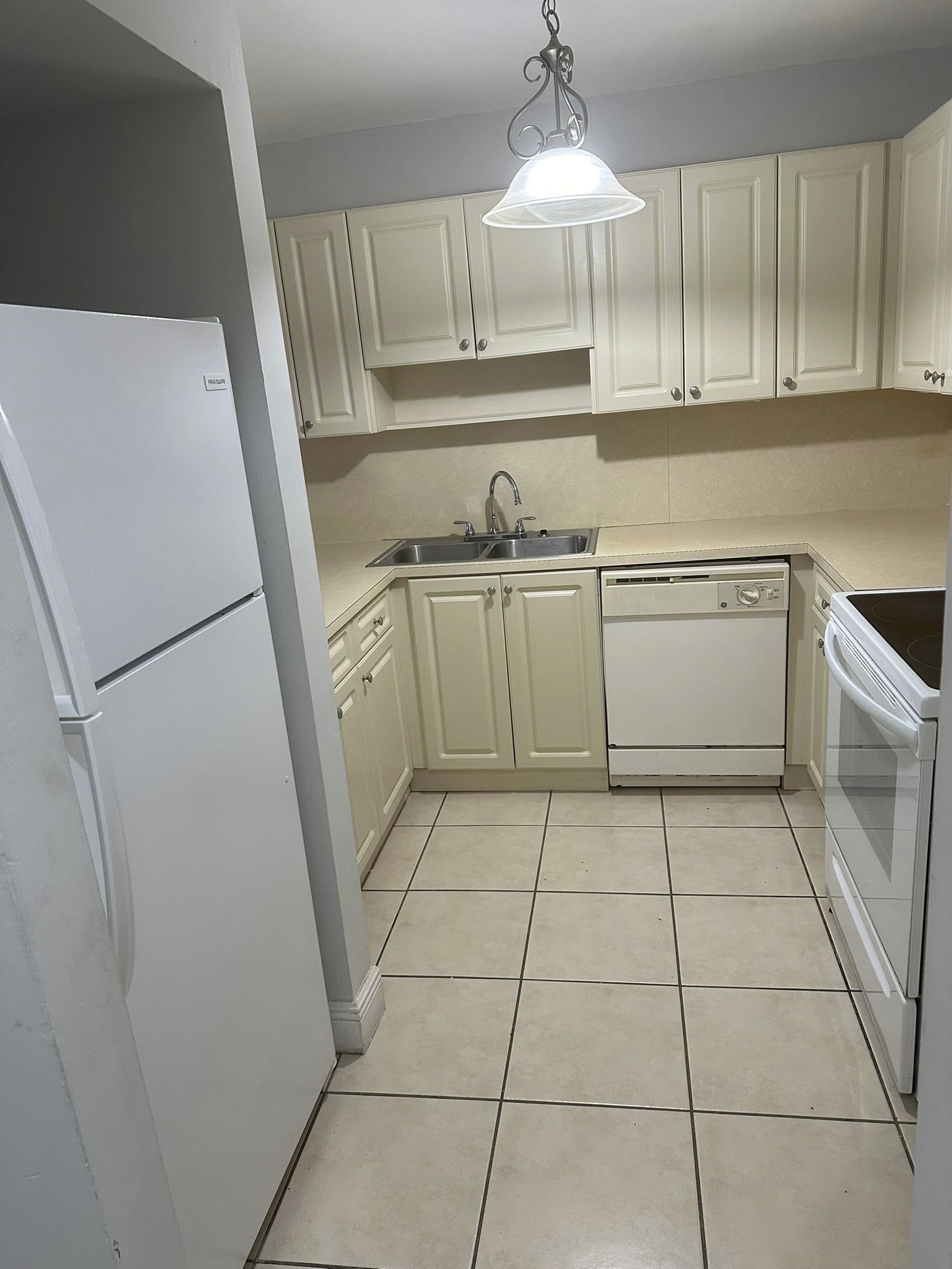 6950 Miami Gardens Drive – photo 5